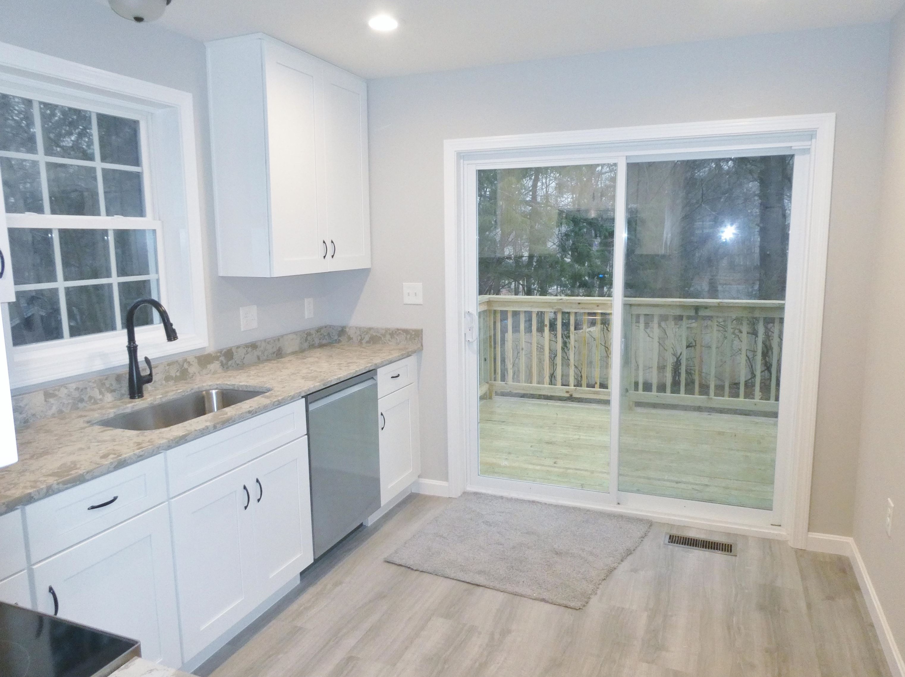 27 Foch St, Manchester NH  03104-5619 exterior