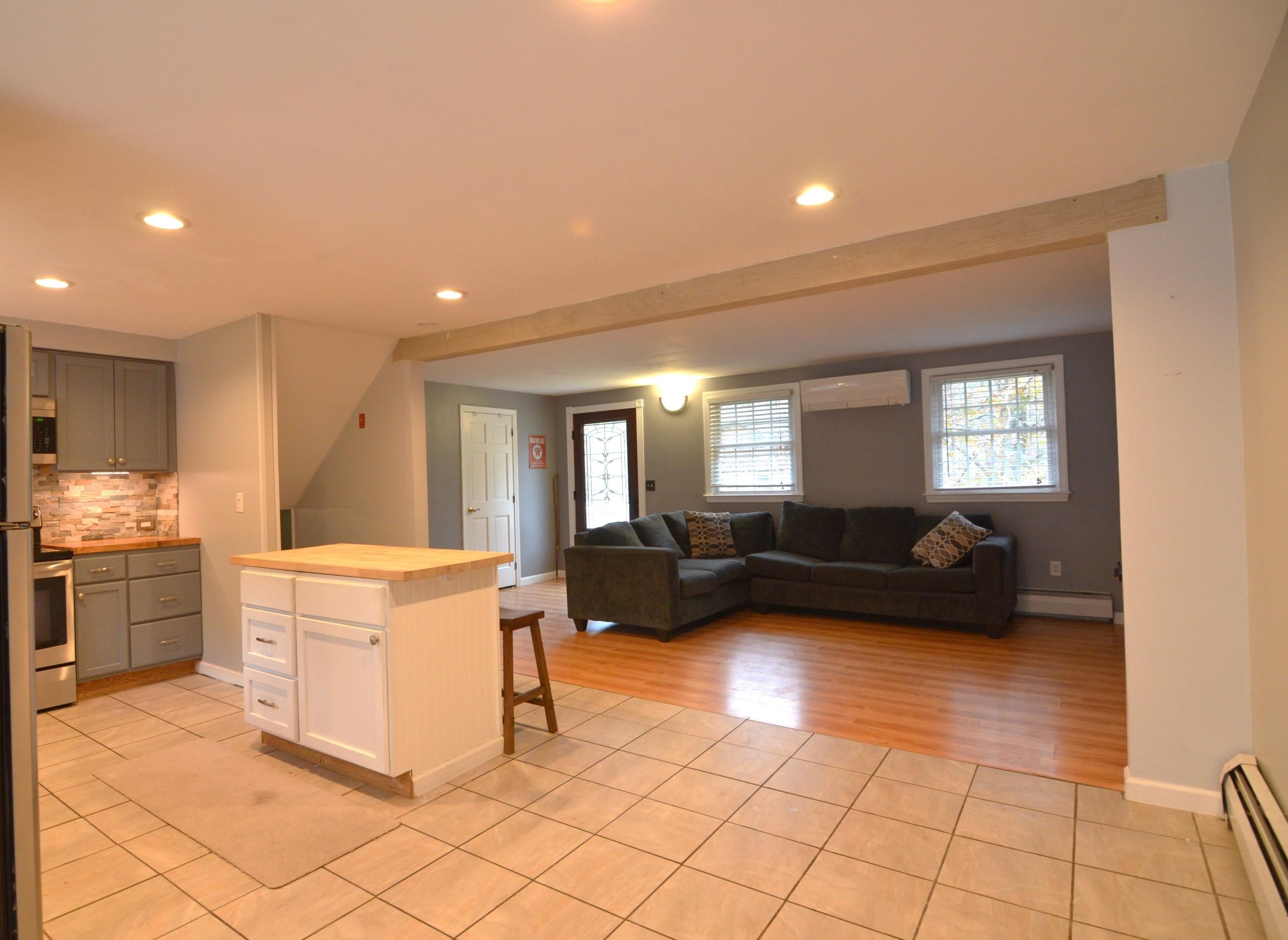 8 Clay St, Merrimack NH  03054-3248 exterior