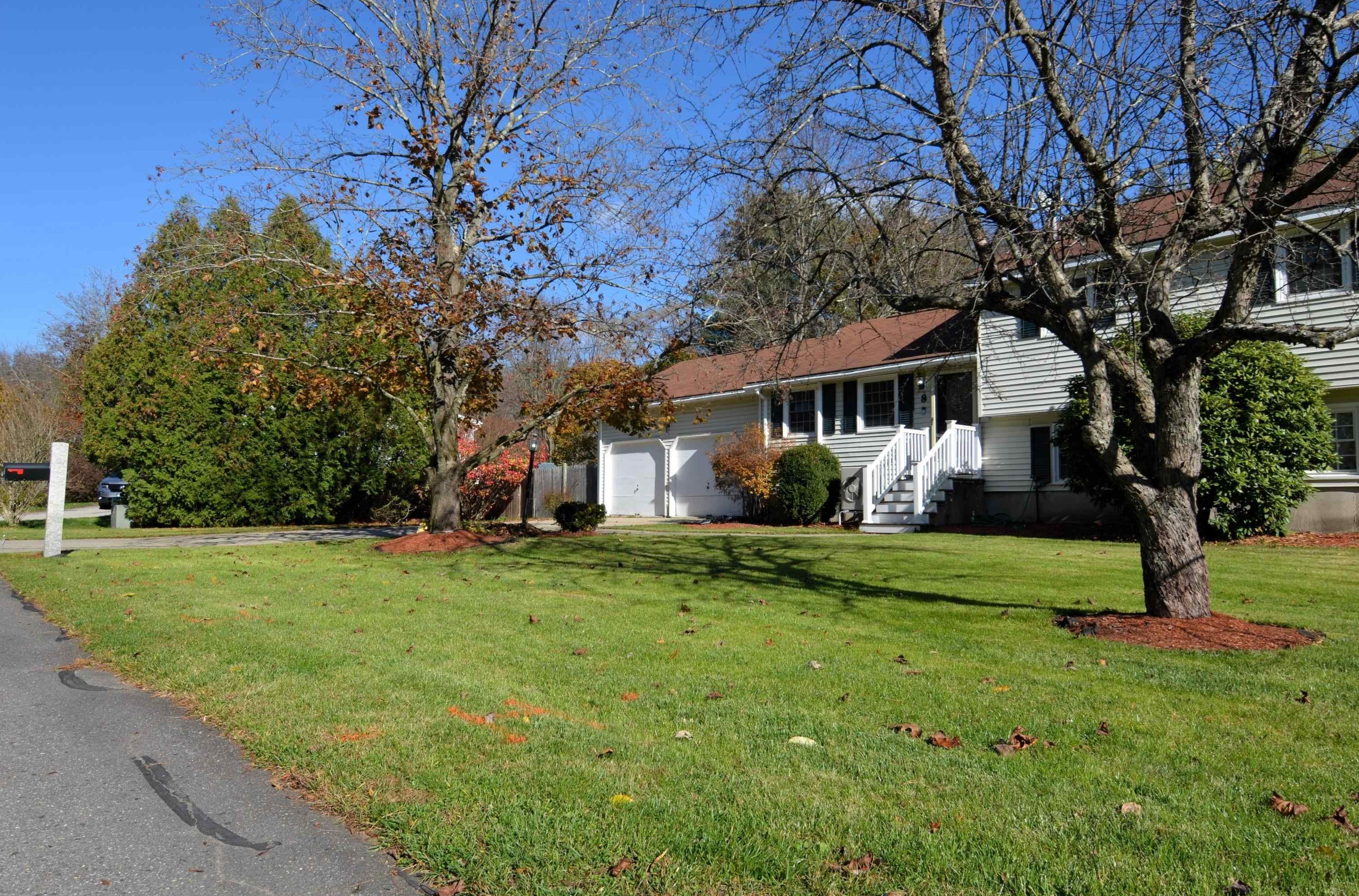 8 Clay St, Merrimack NH  03054-3248 exterior