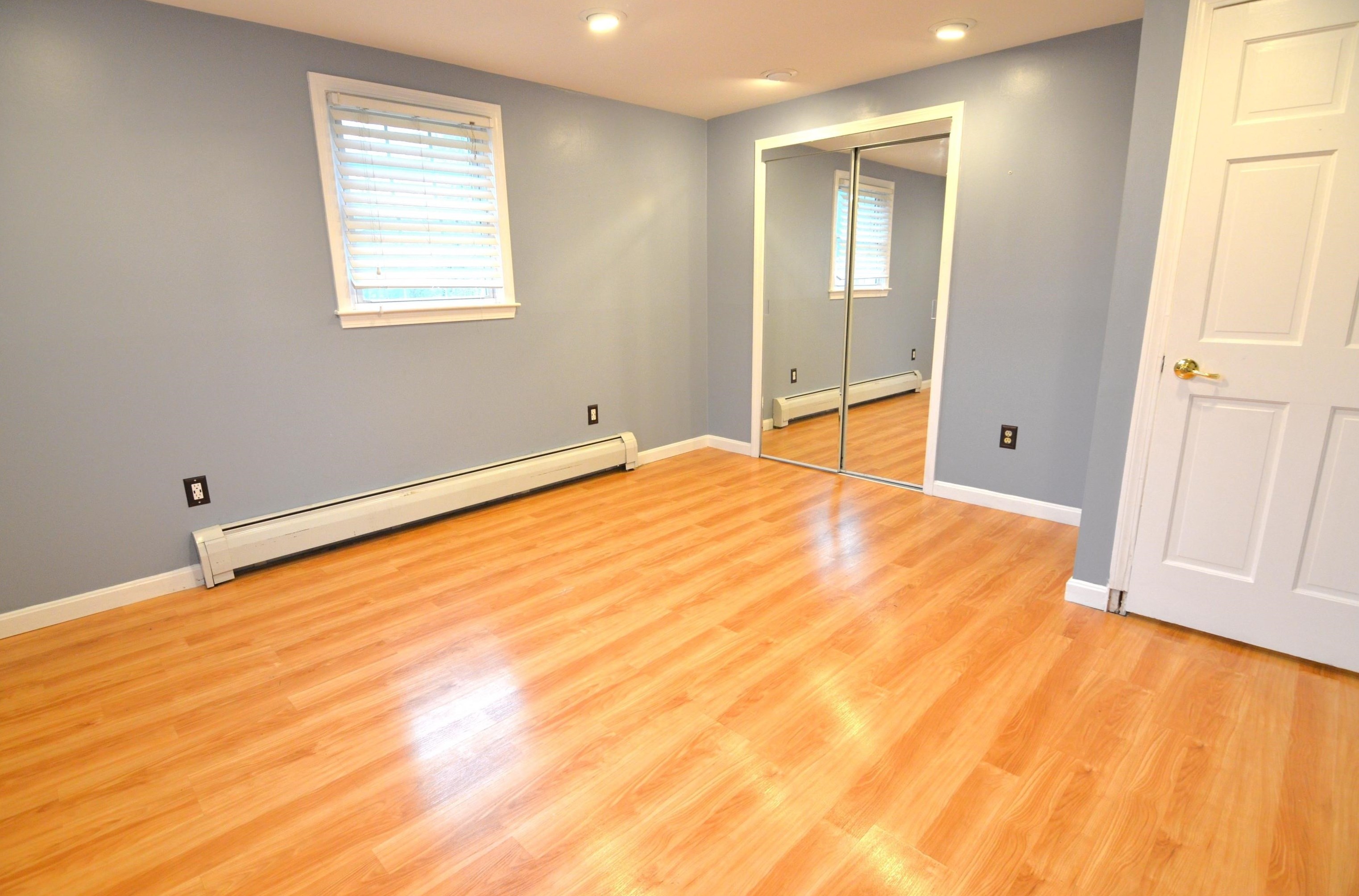 8 Clay St, Merrimack NH  03054-3248 exterior