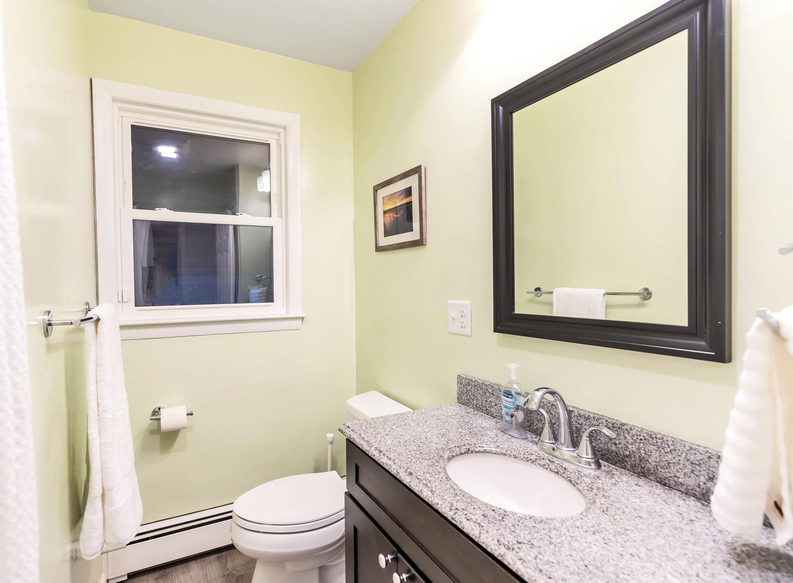 34 Sebbins Pond Dr, Manchester NH  03110-6630 exterior
