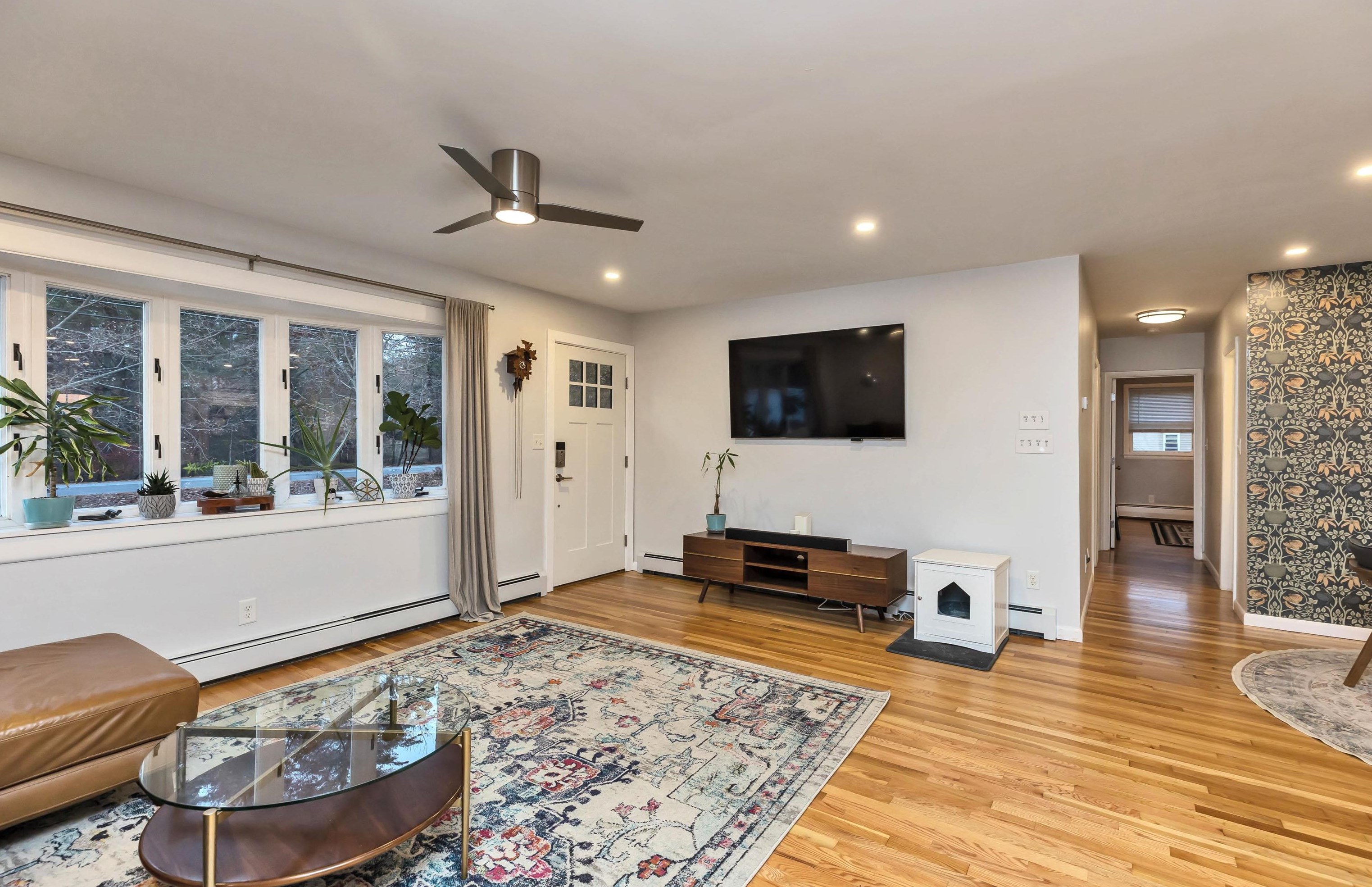 34 Sebbins Pond Dr, Manchester NH  03110-6630 exterior