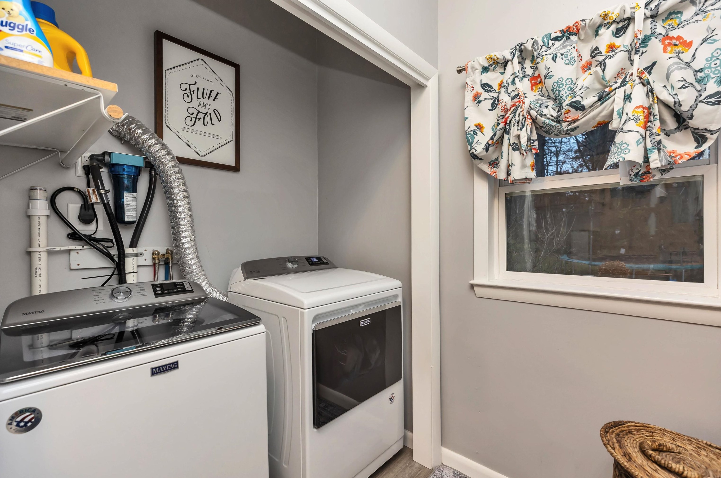34 Sebbins Pond Dr, Manchester NH  03110-6630 exterior