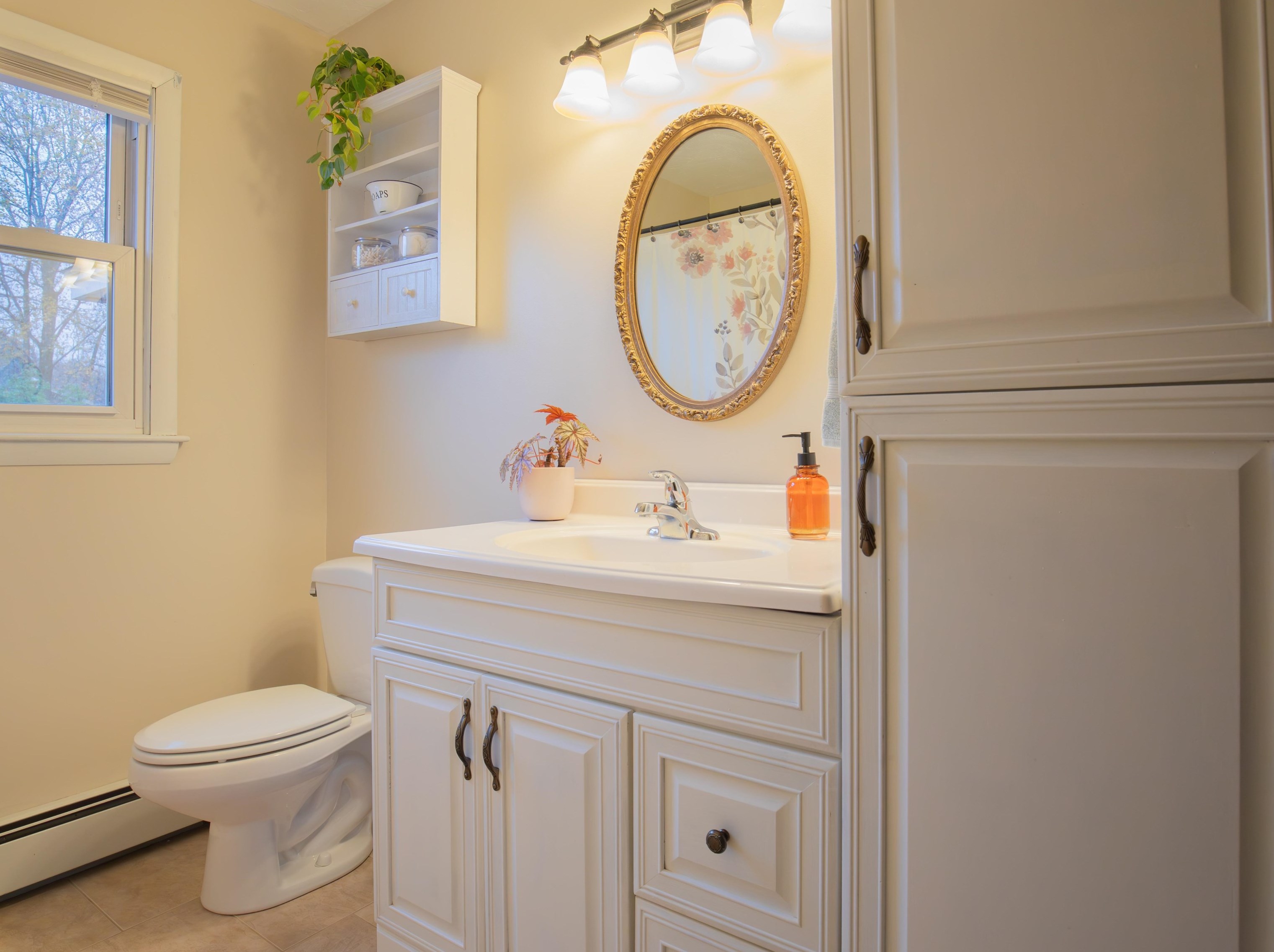 6 Kennedy Dr, Manchester NH  03110-5514 exterior