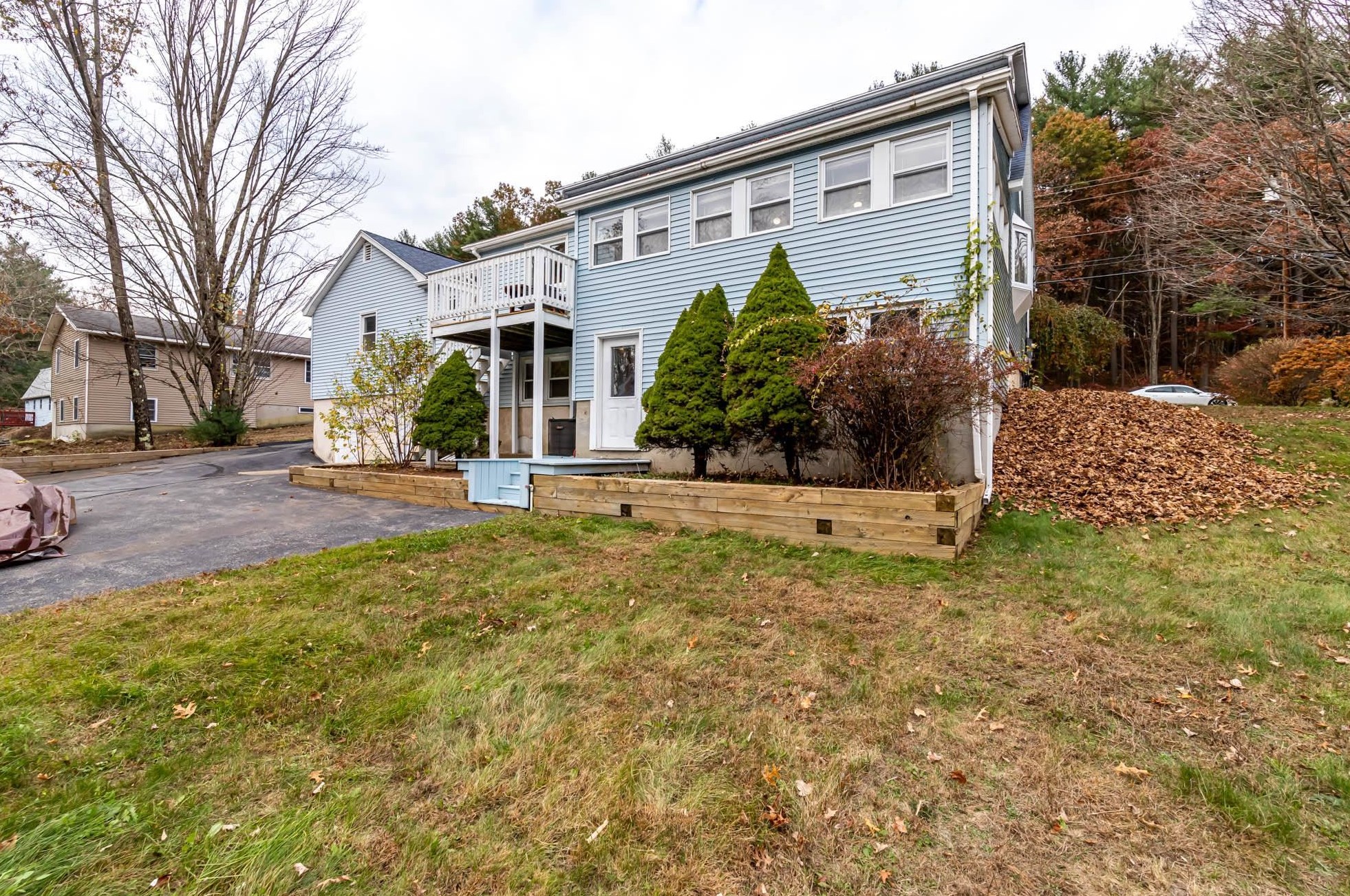 171 Highland St, Hudson NH  03051-3806 exterior