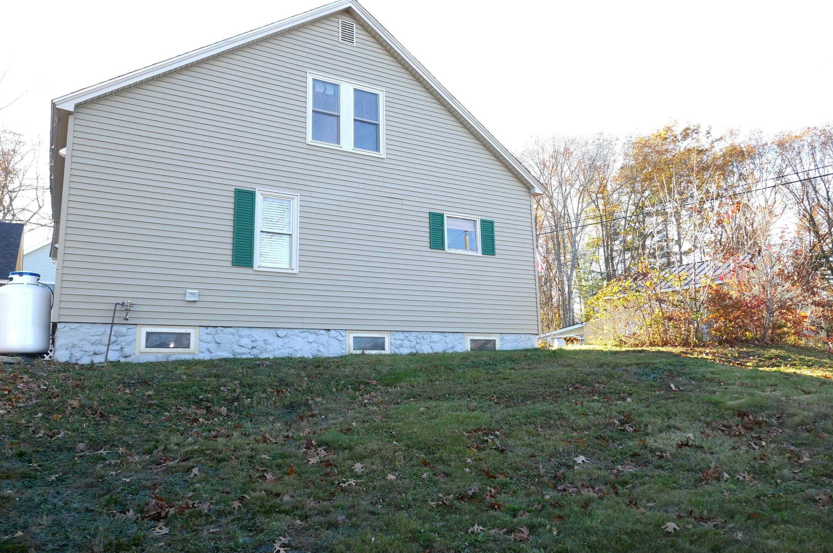 43 Pershing St, Manchester NH  03102-1146 exterior