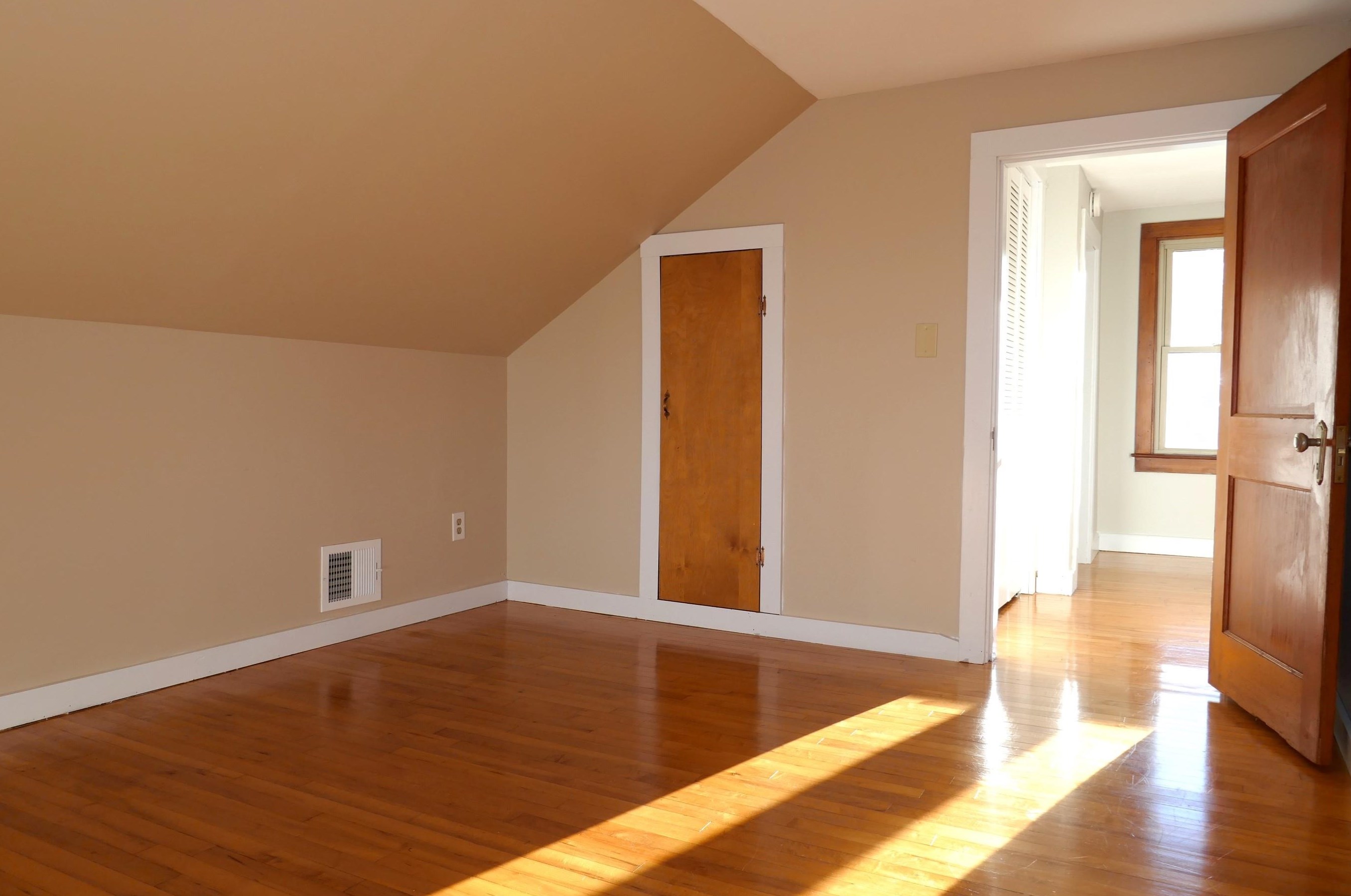 43 Pershing St, Manchester NH  03102-1146 exterior