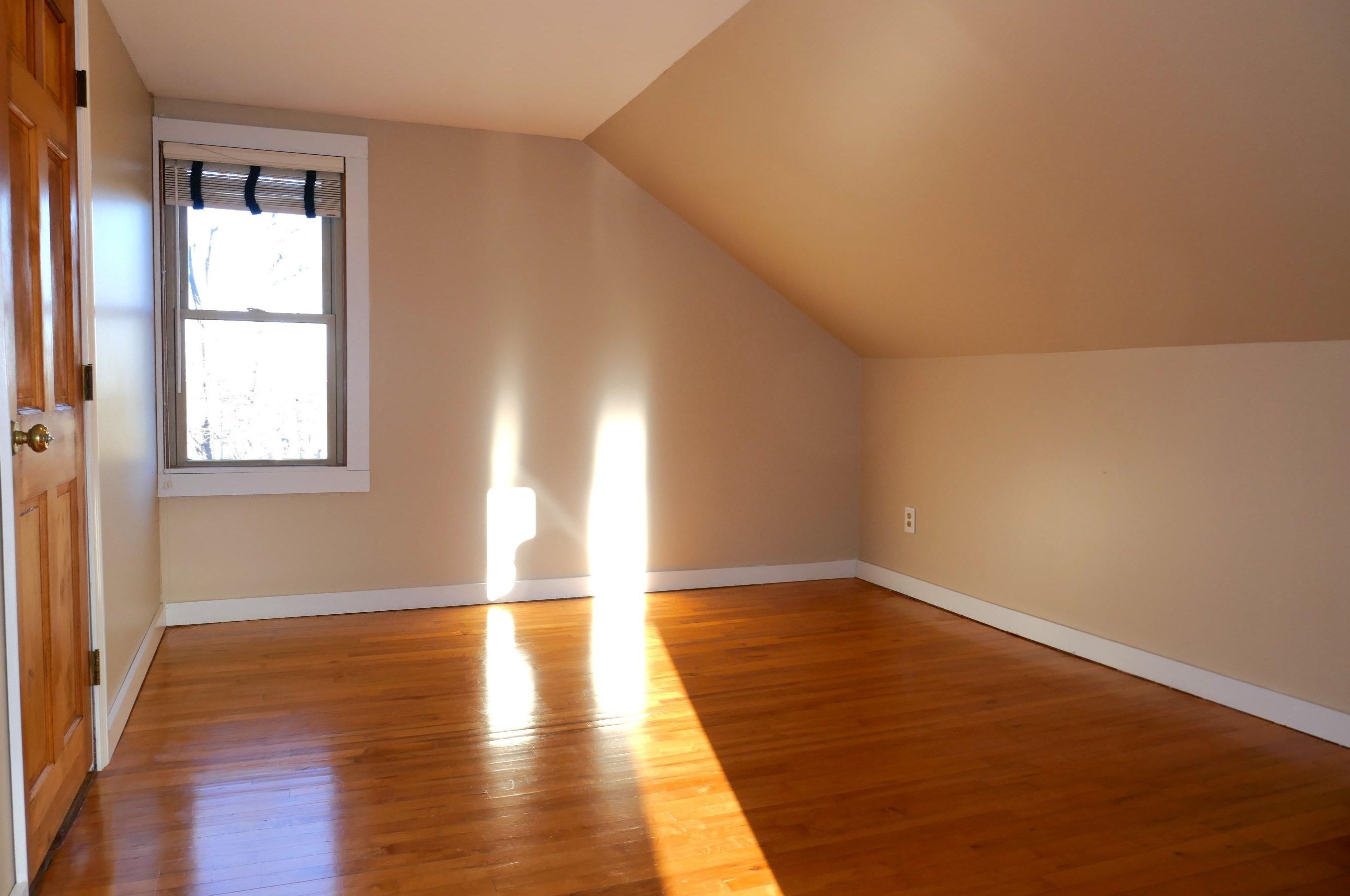 43 Pershing St, Manchester NH  03102-1146 exterior