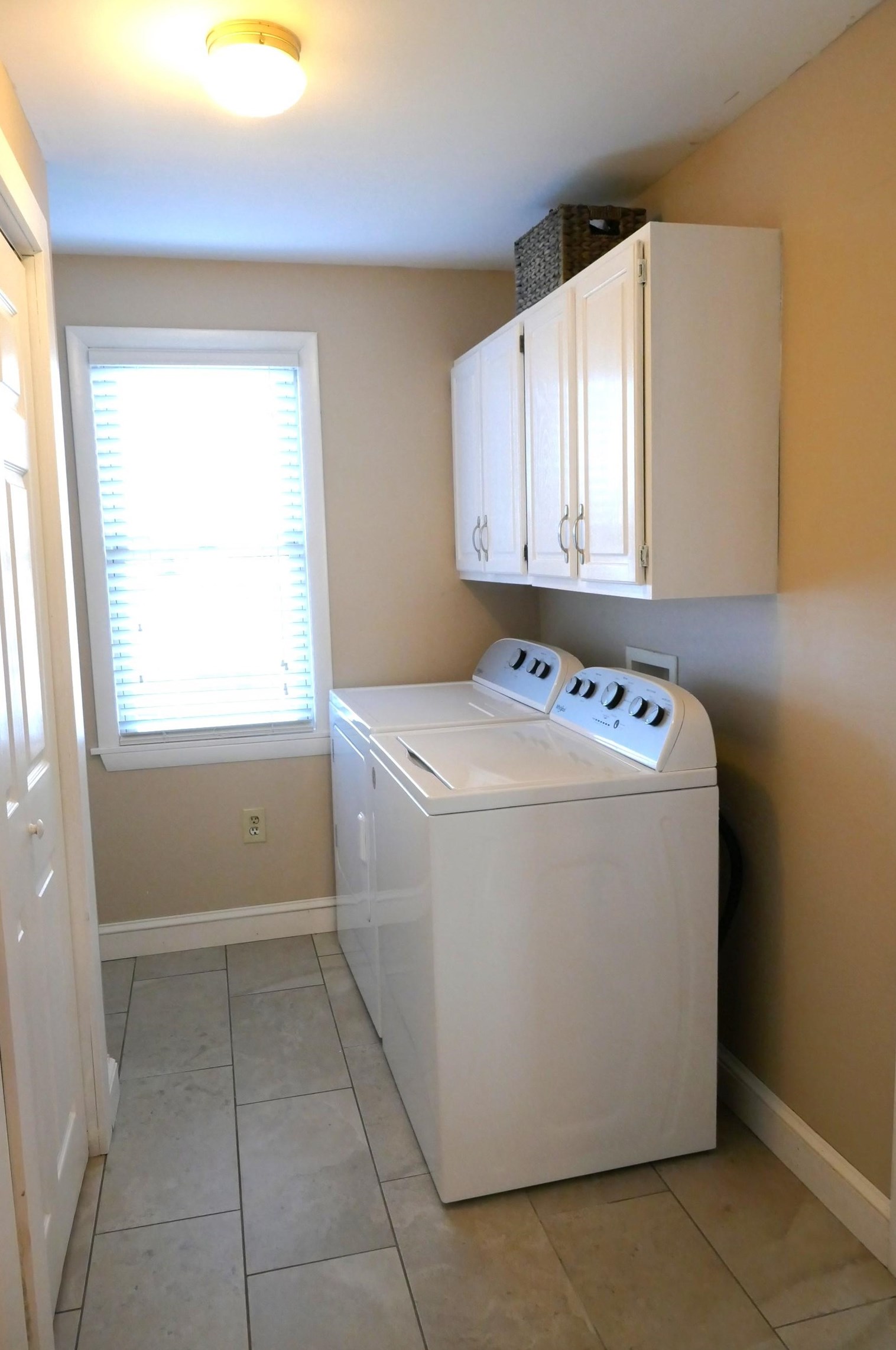 43 Pershing St, Manchester NH  03102-1146 exterior