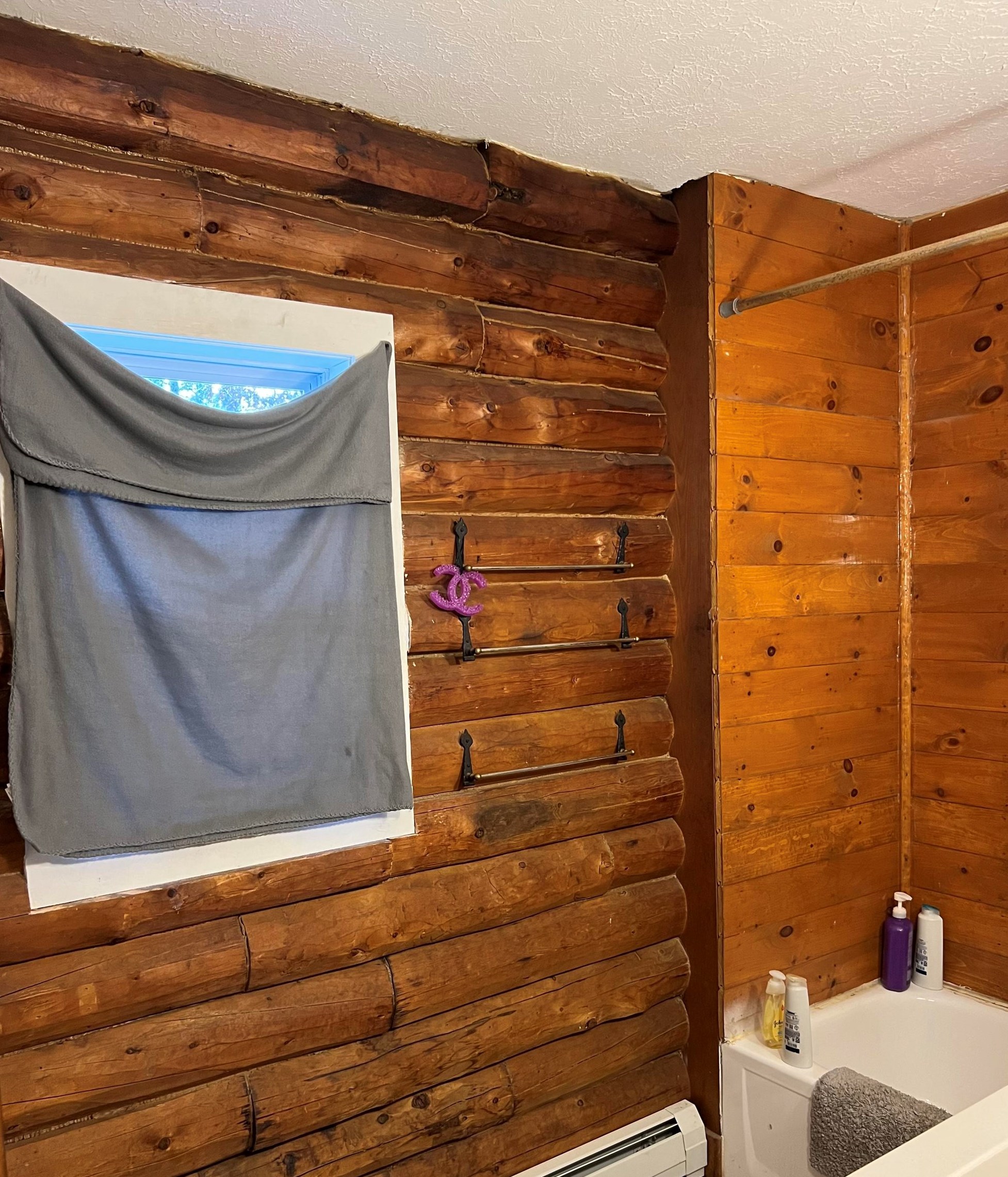 400 Sawyers Crossing Rd, Swanzey NH  03446-3638 exterior