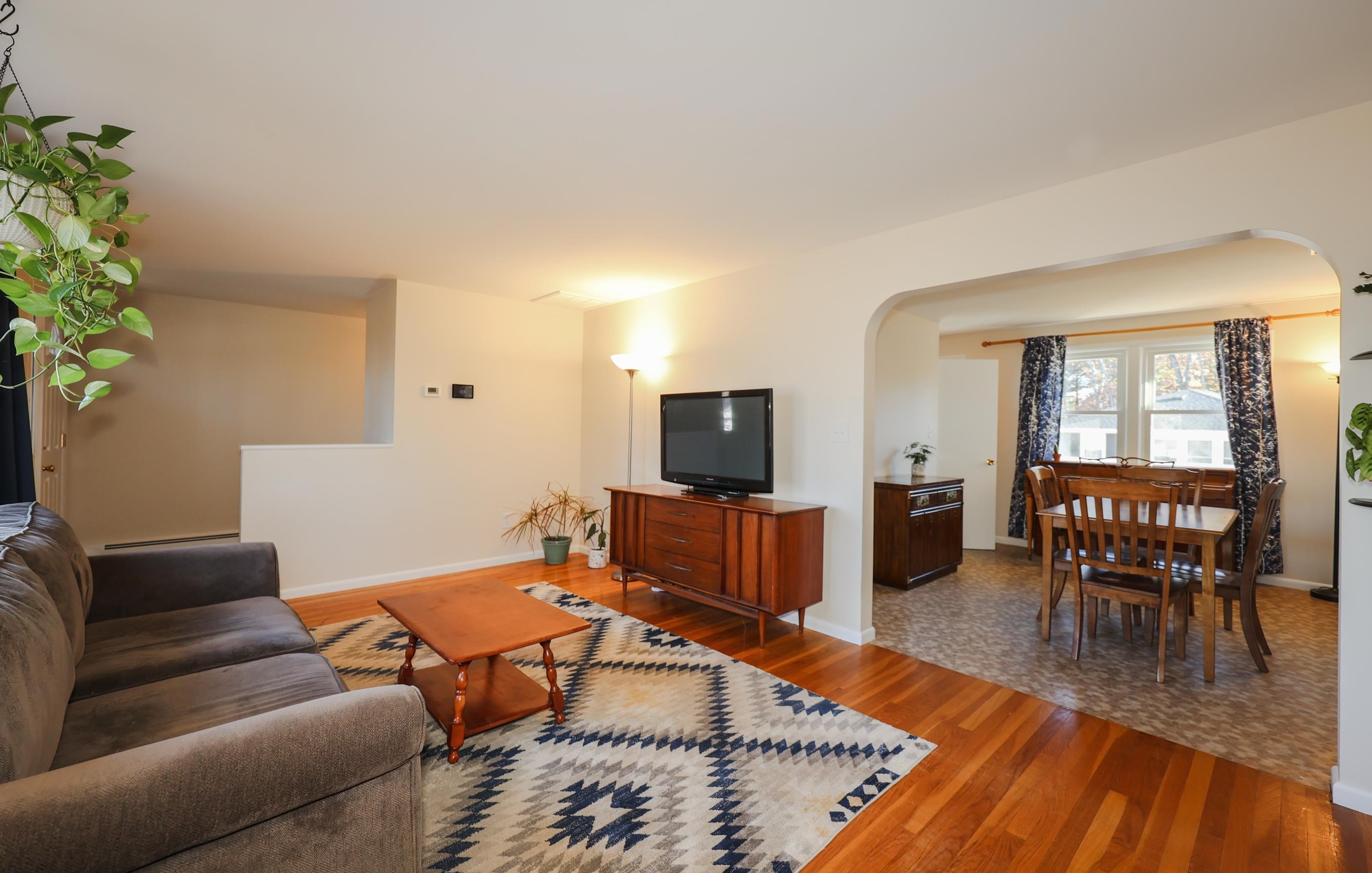 15 Ledge Rd, Hudson NH  03051-3719 exterior