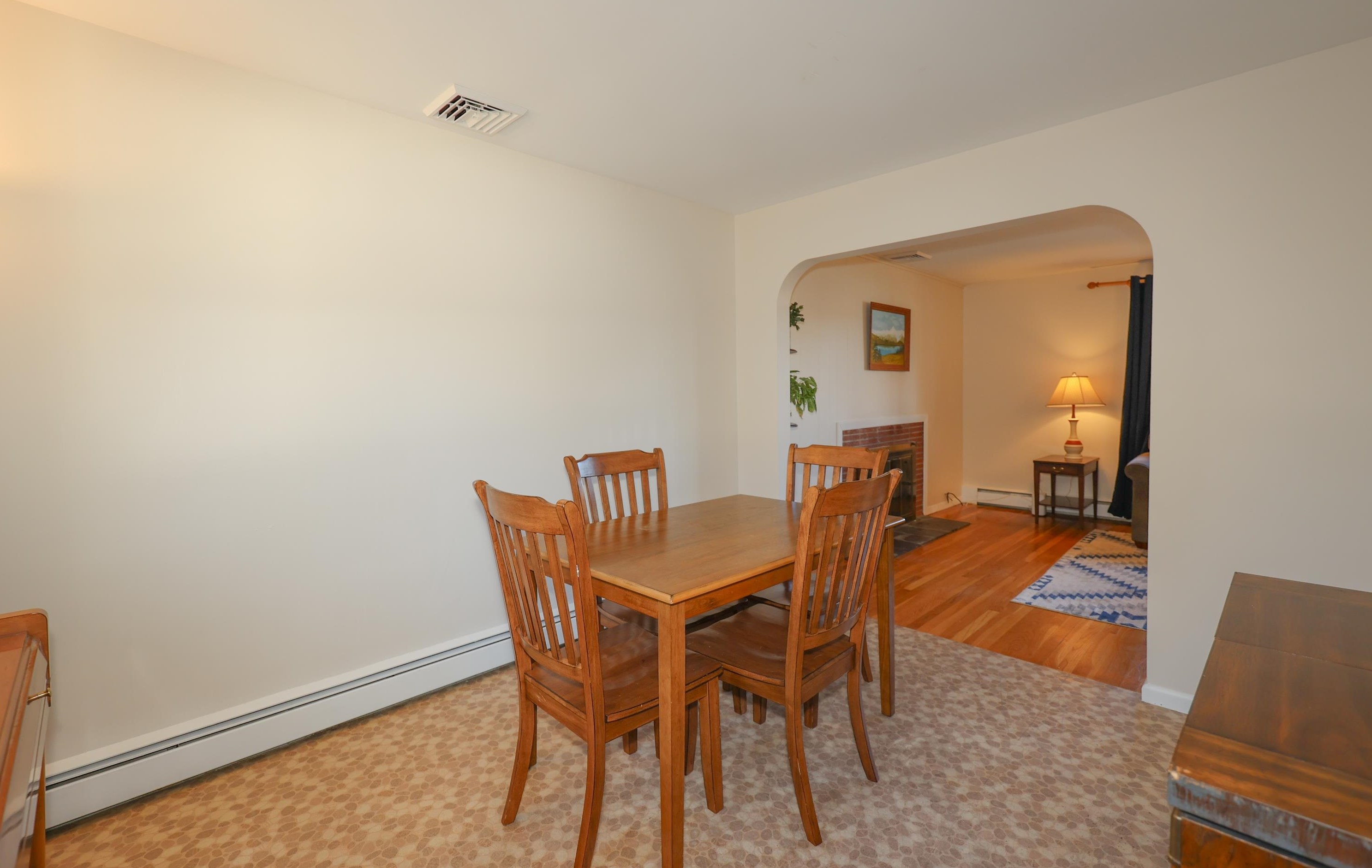 15 Ledge Rd, Hudson NH  03051-3719 exterior