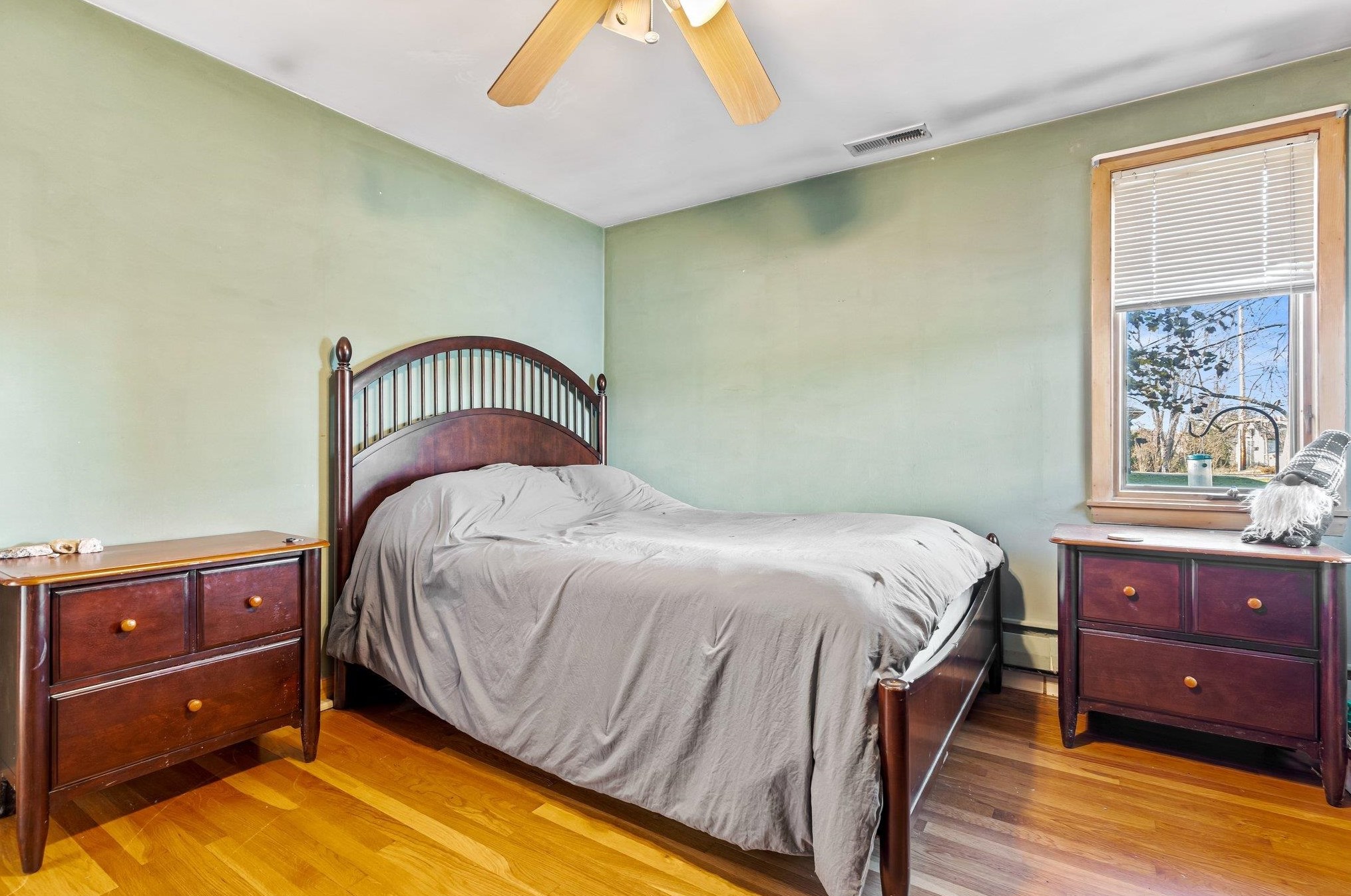 111 Kennard Rd, Manchester NH  03104-4024 exterior