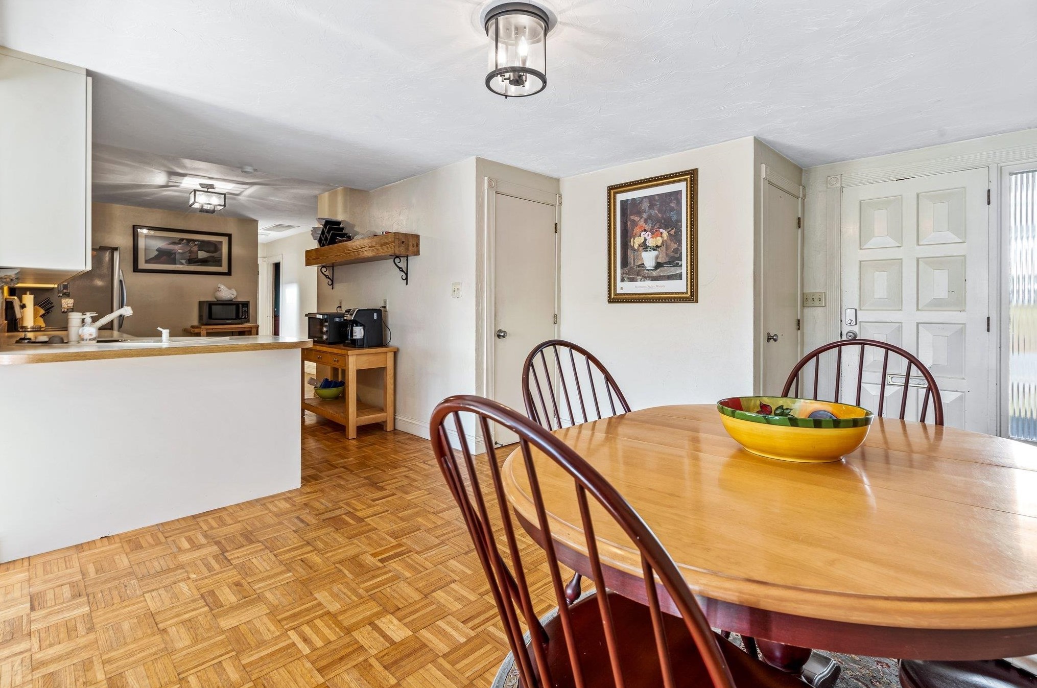 111 Kennard Rd, Manchester NH  03104-4024 exterior