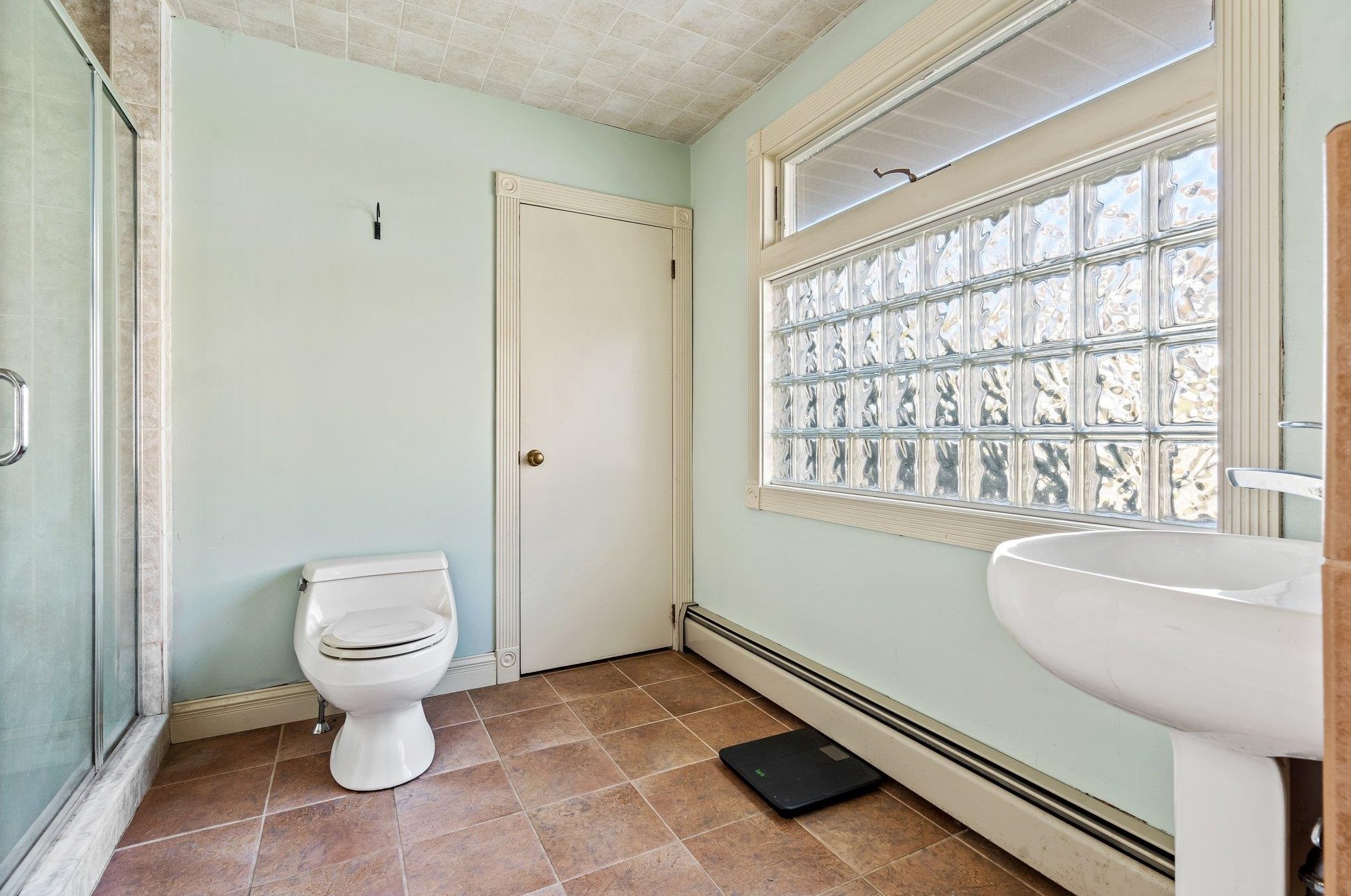 111 Kennard Rd, Manchester NH  03104-4024 exterior