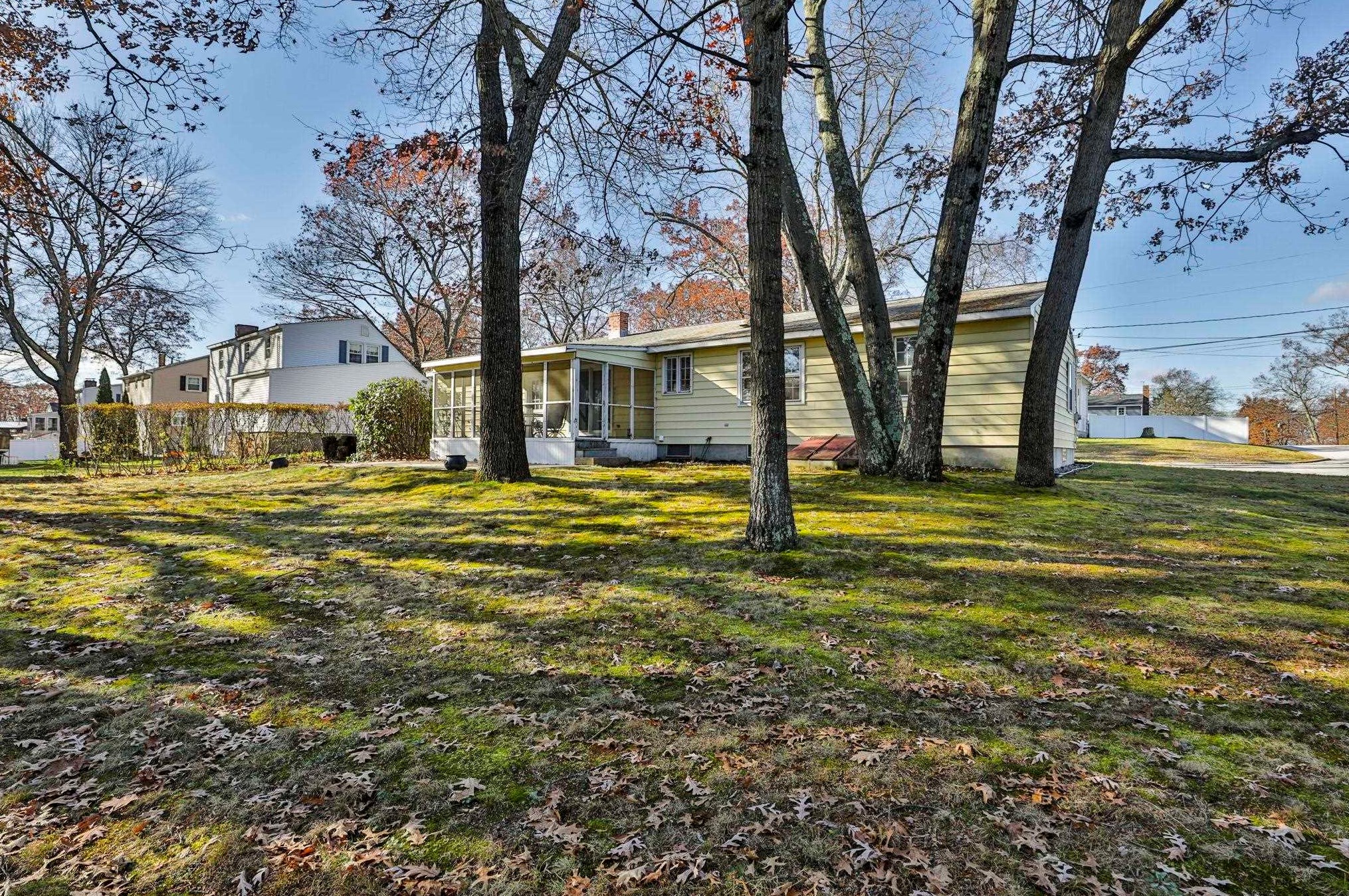 2 Hulme St, Manchester NH  03109-4520 exterior