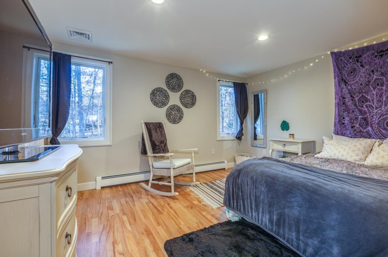 160 Littleworth Rd, Dover NH  03820-8309 exterior