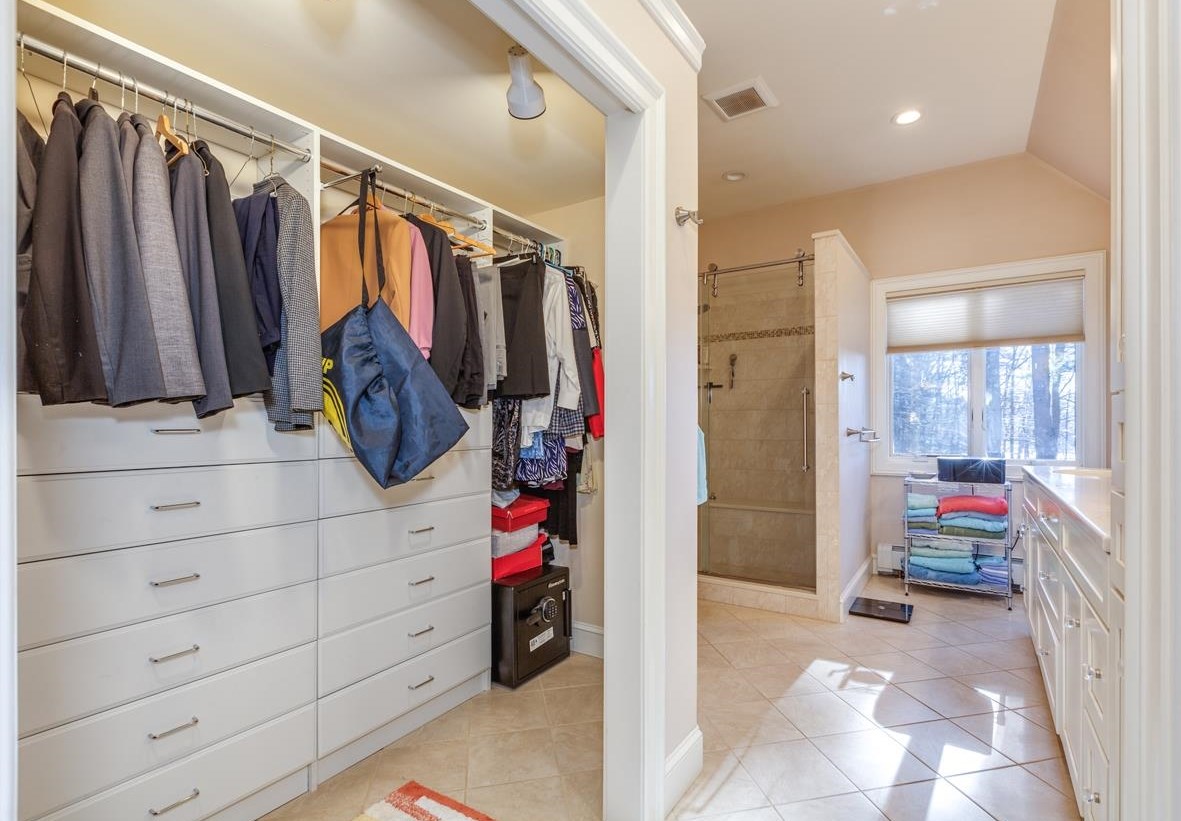 160 Littleworth Rd, Dover NH  03820-8309 exterior