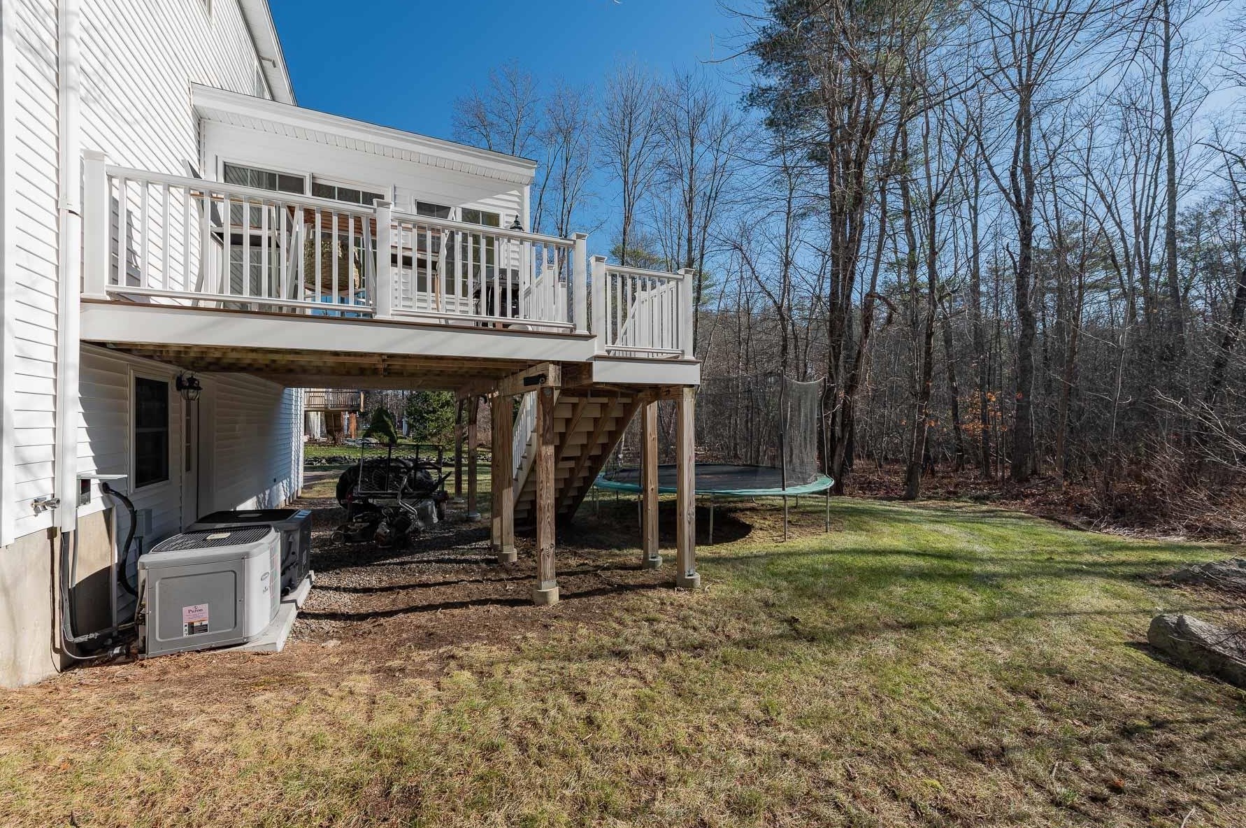 57 Ladyslipper Dr, Newmarket NH 03857-2066 exterior