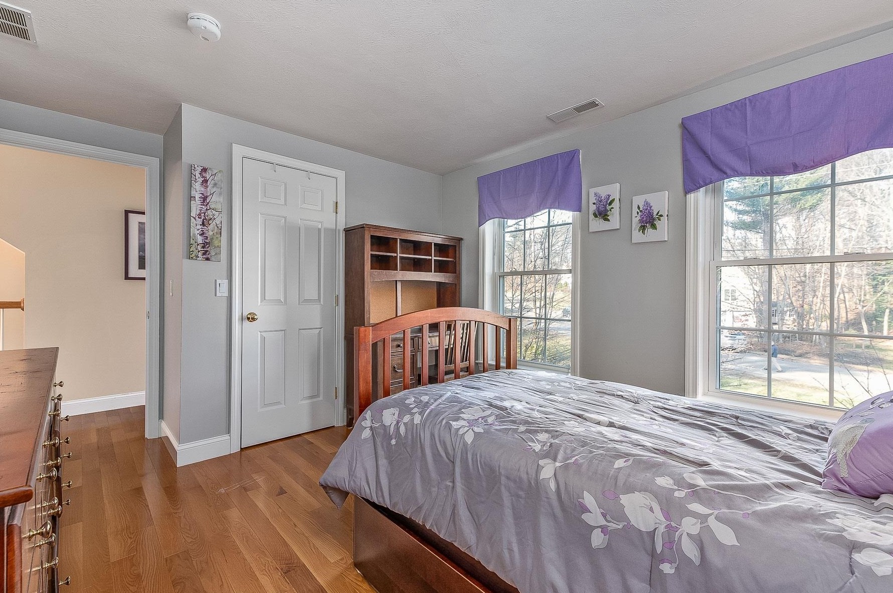 57 Ladyslipper Dr, Newmarket NH 03857-2066 exterior