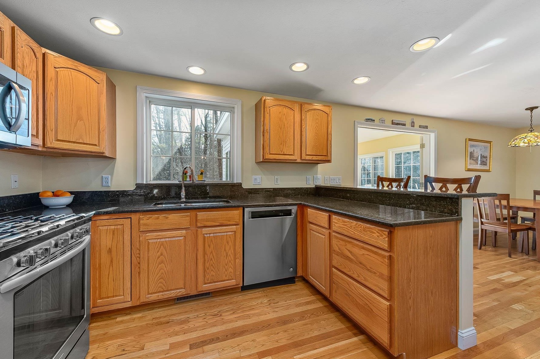 57 Ladyslipper Dr, Newmarket NH 03857-2066 exterior