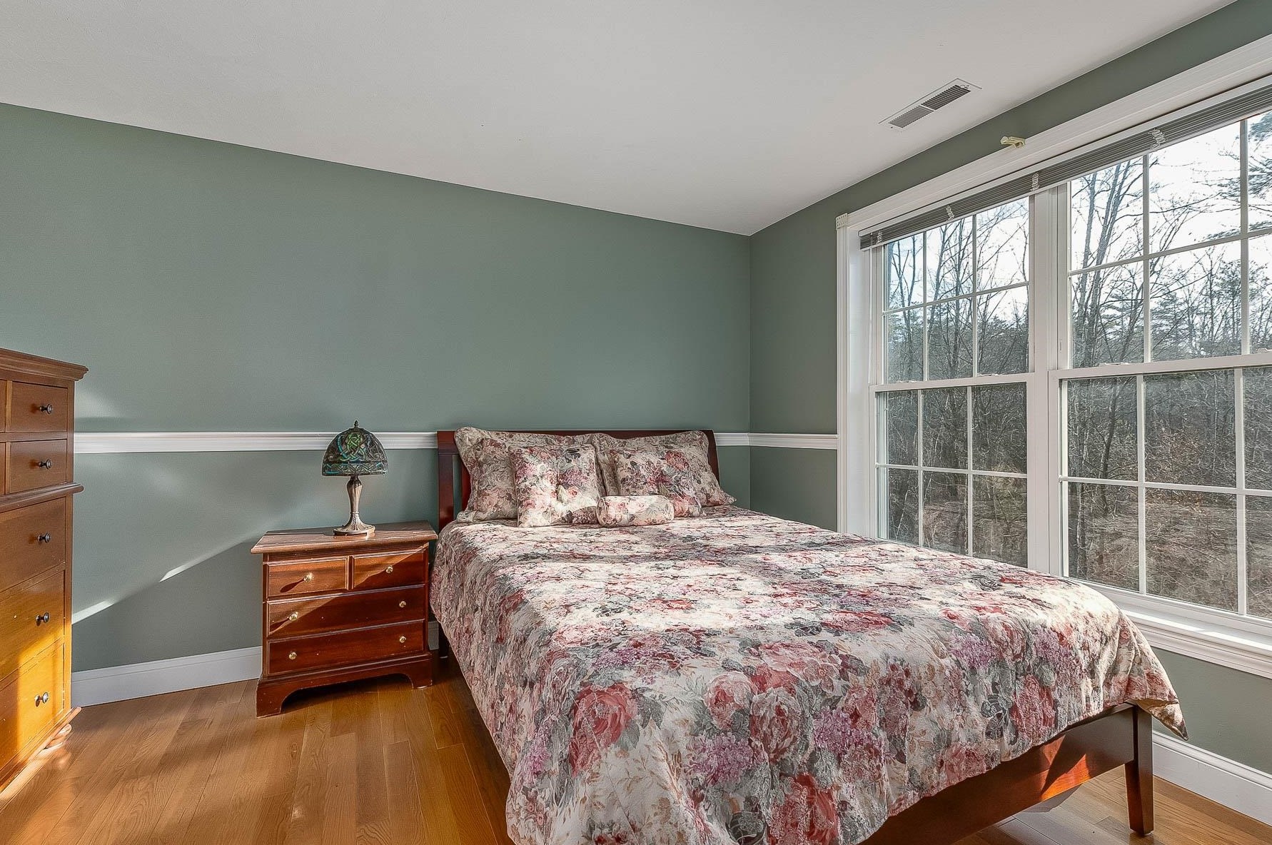 57 Ladyslipper Dr, Newmarket NH 03857-2066 exterior