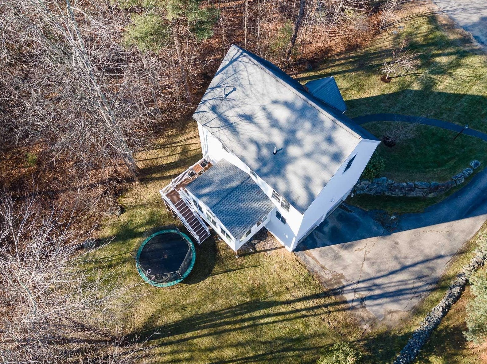 57 Ladyslipper Dr, Newmarket NH 03857-2066 exterior