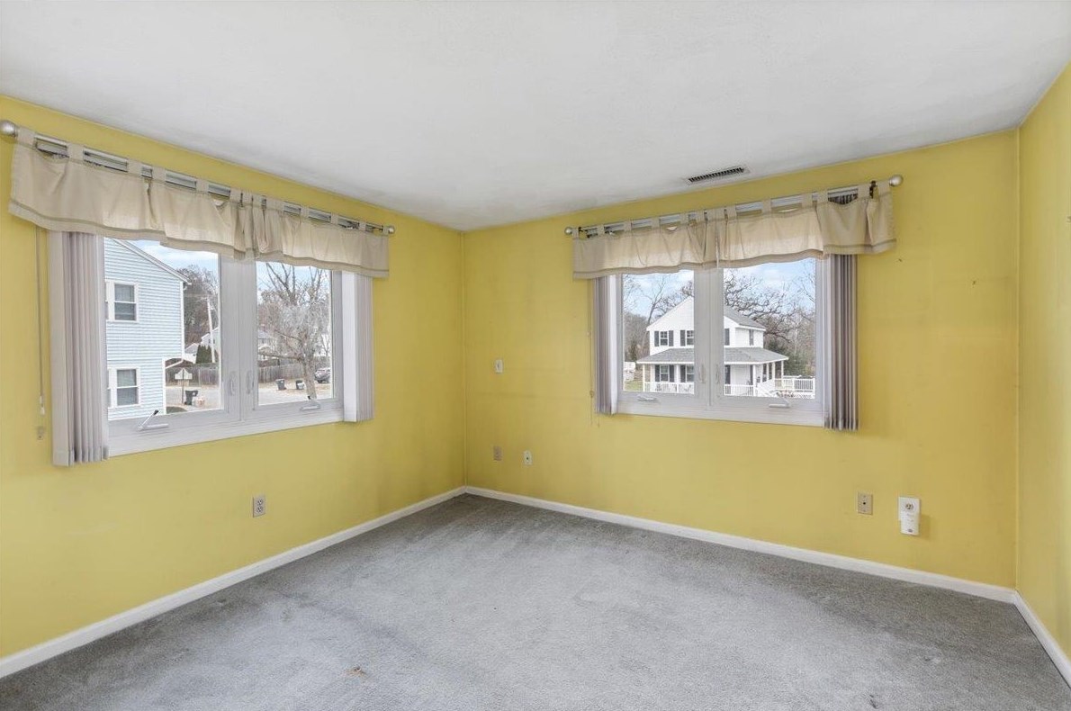 9 Jefferey Ln, Haverhill MA 01832-3154 exterior