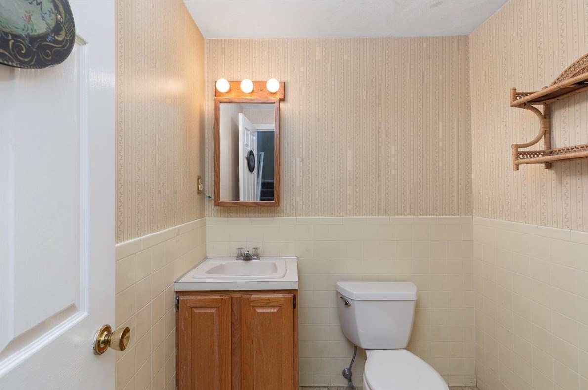 9 Jefferey Ln, Haverhill MA 01832-3154 exterior