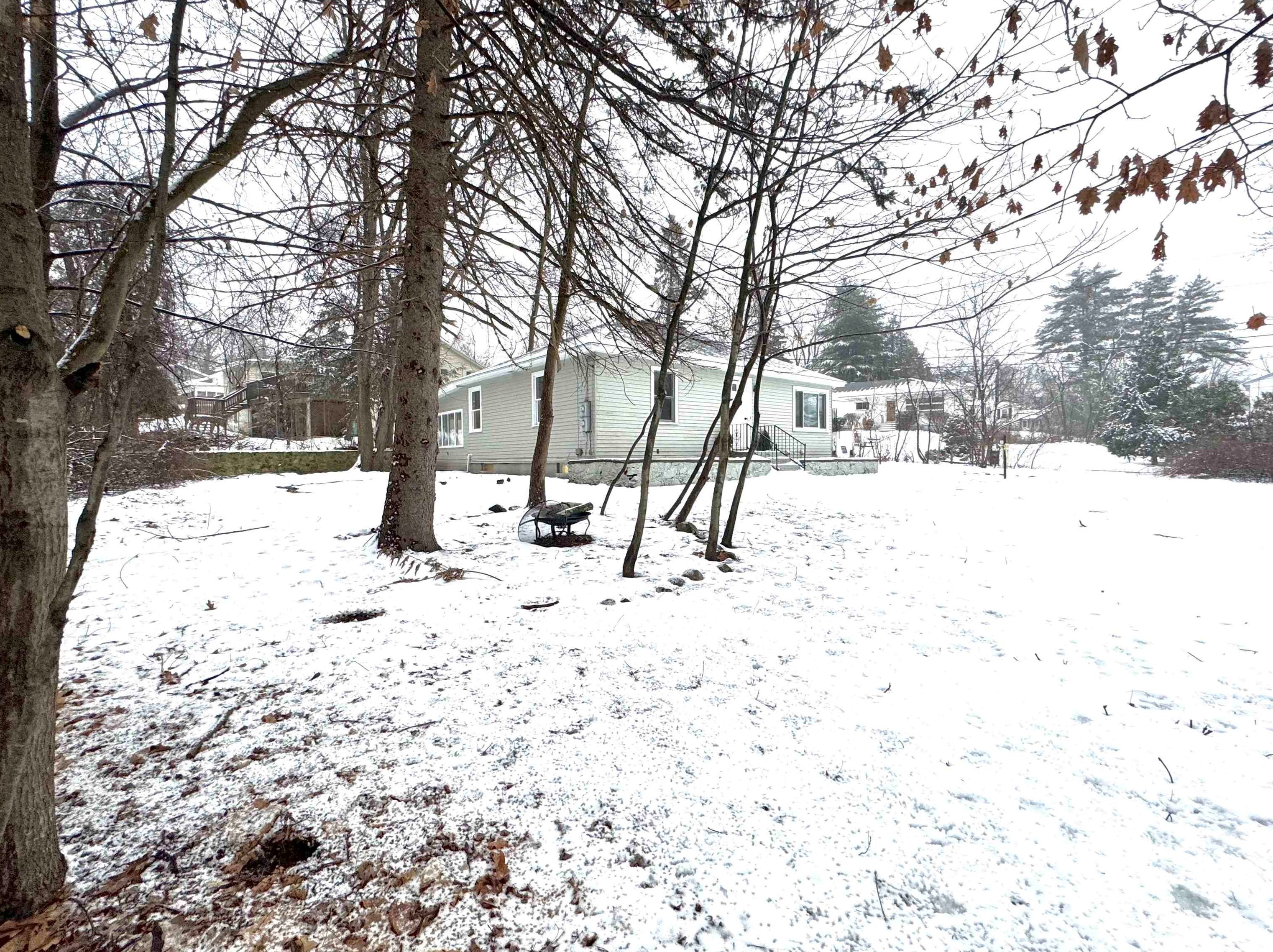 120 Brunelle Ave, Manchester NH  03103-4605 exterior