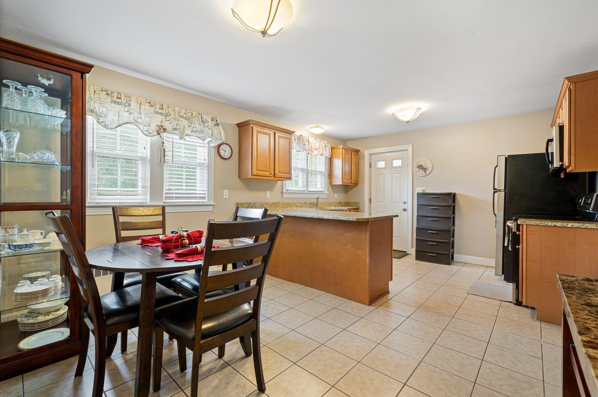 170 Goffstown Rd, Manchester NH 03102-2701 exterior