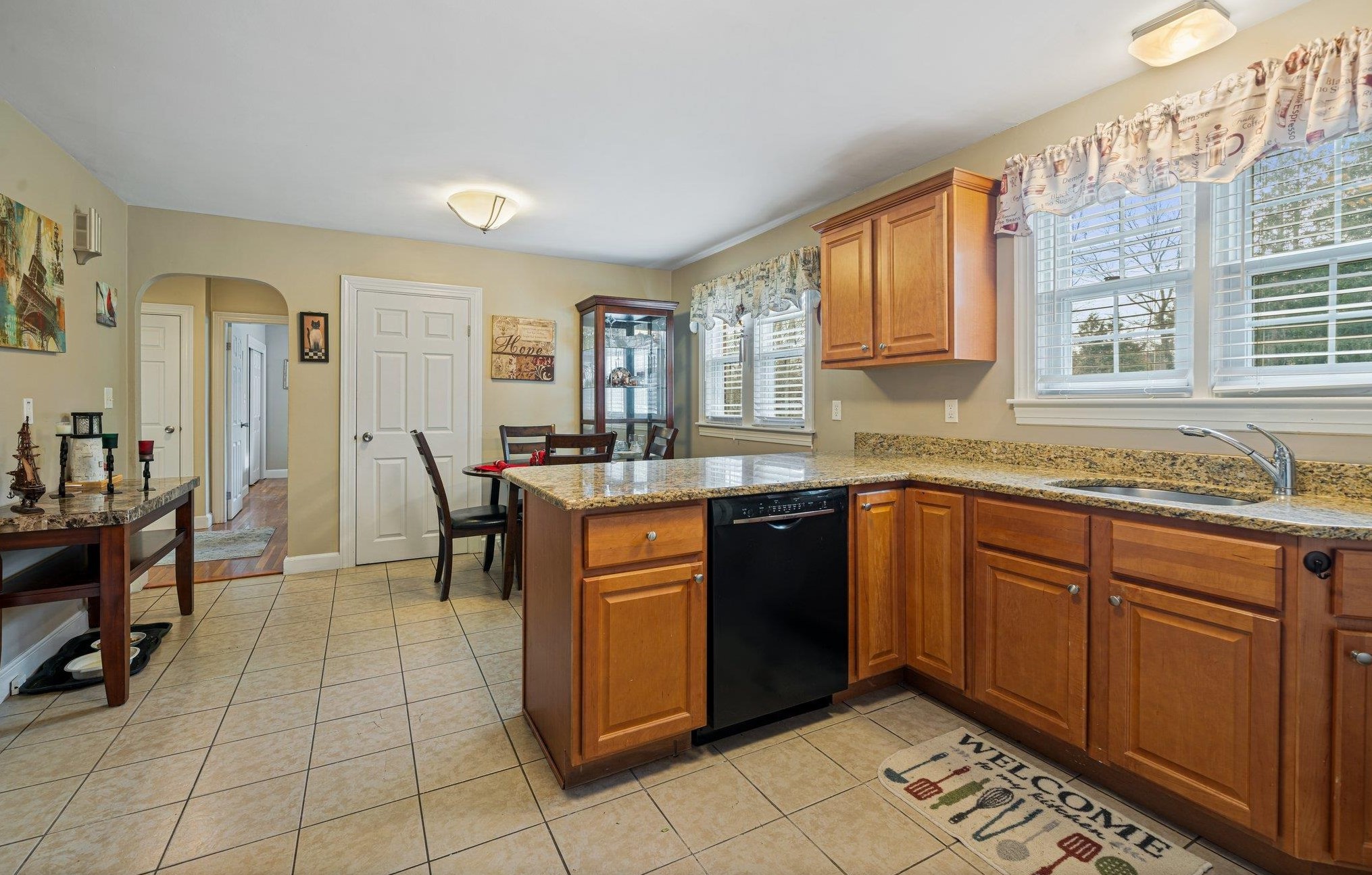 170 Goffstown Rd, Manchester NH 03102-2701 exterior