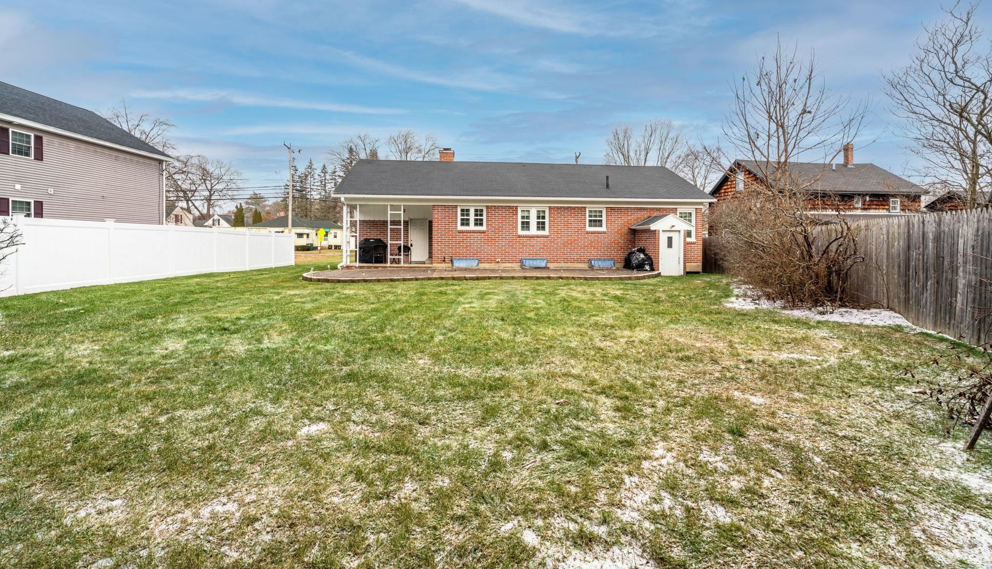 170 Goffstown Rd, Manchester NH 03102-2701 exterior