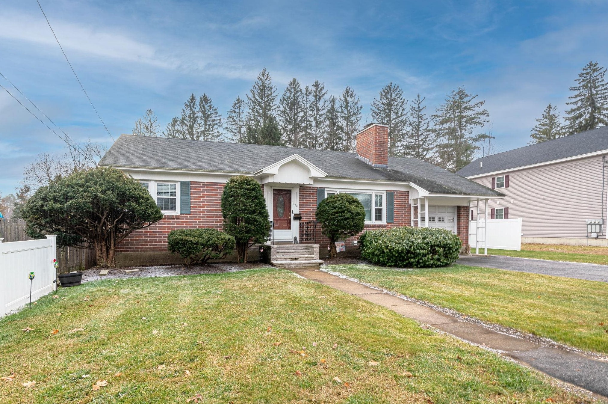 170 Goffstown Rd, Manchester NH 03102-2701 exterior