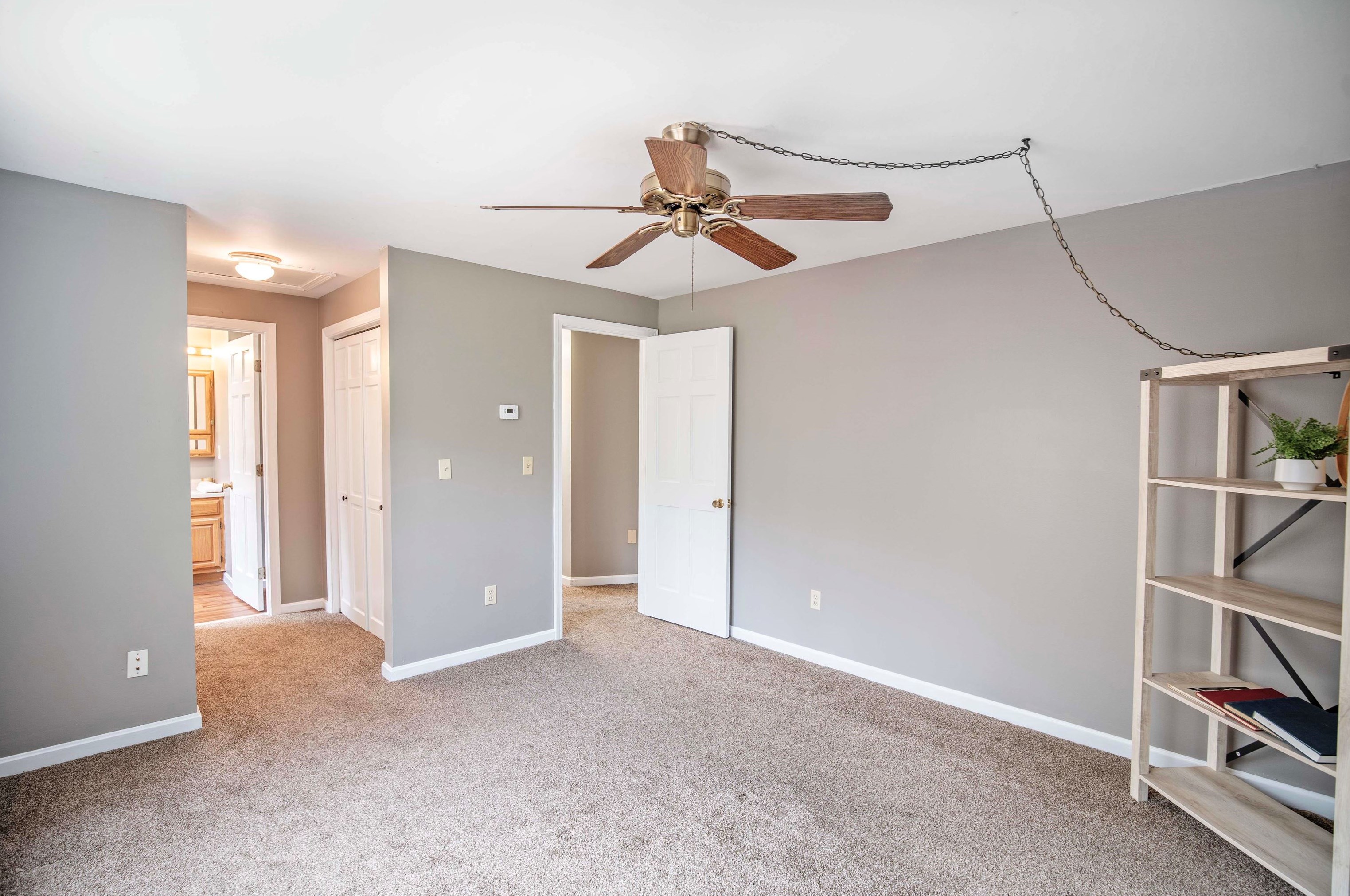 17 Riverview Cir, Hudson NH  03052-2471 exterior