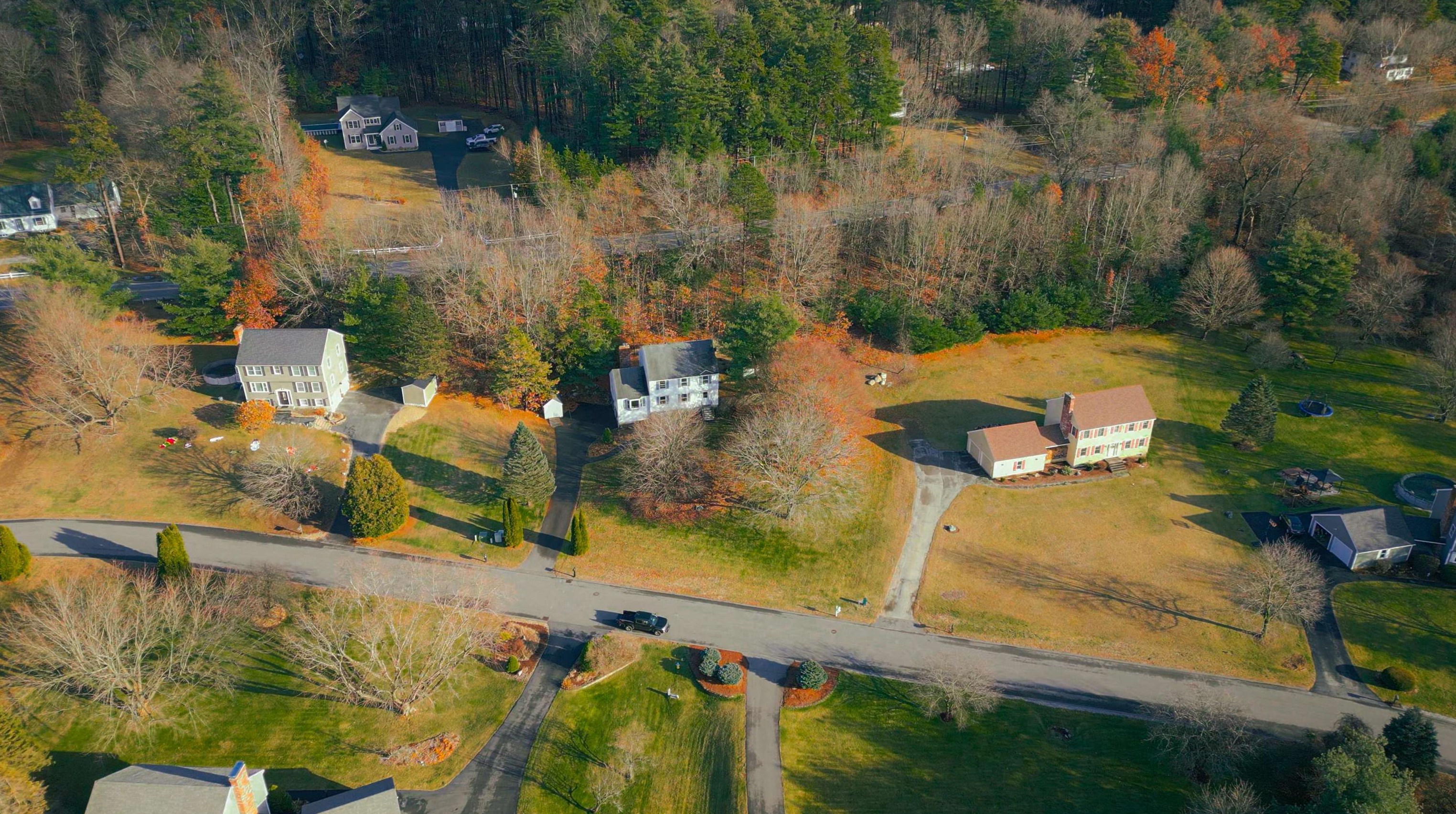 17 Riverview Cir, Hudson NH  03052-2471 exterior