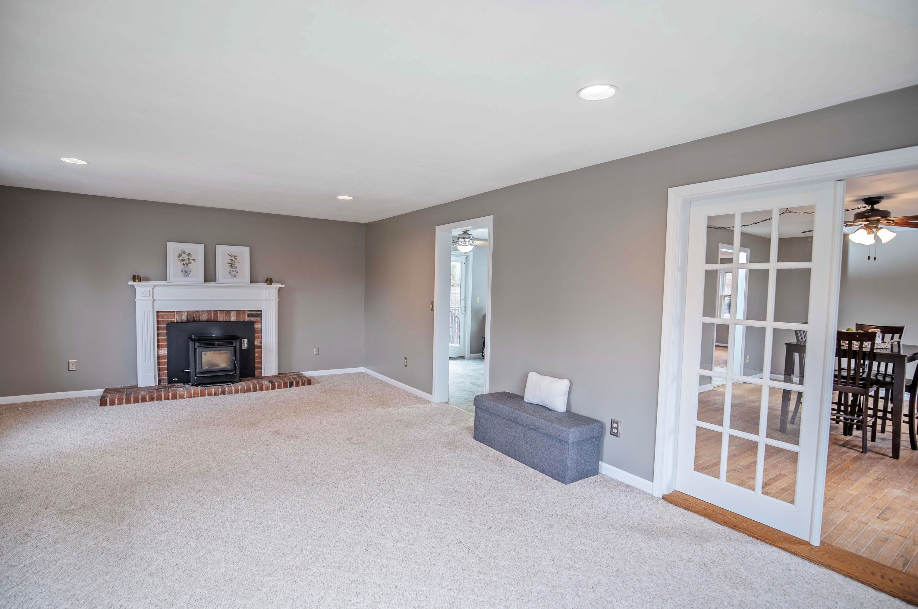 17 Riverview Cir, Hudson NH  03052-2471 exterior