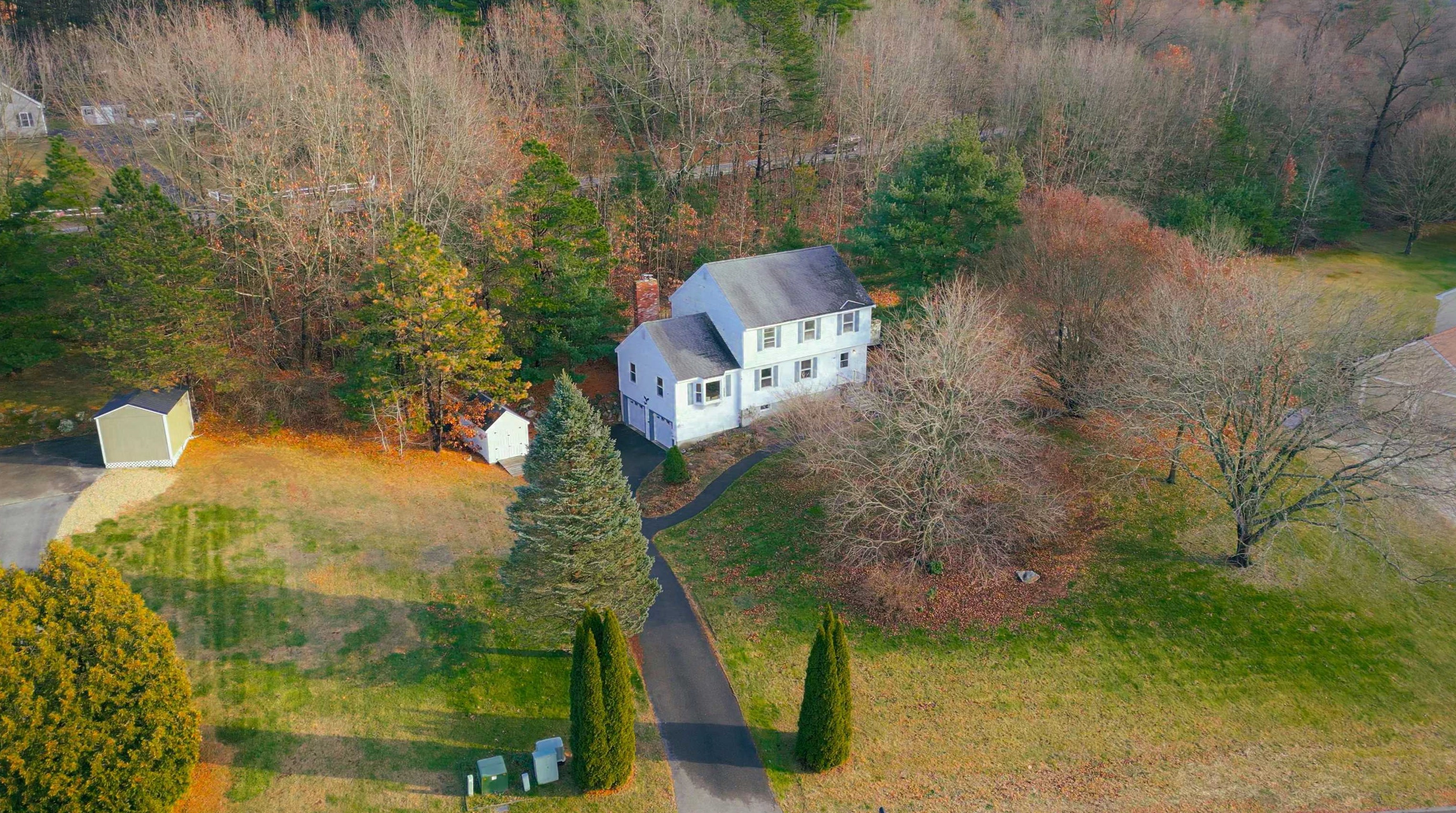17 Riverview Cir, Hudson NH  03052-2471 exterior