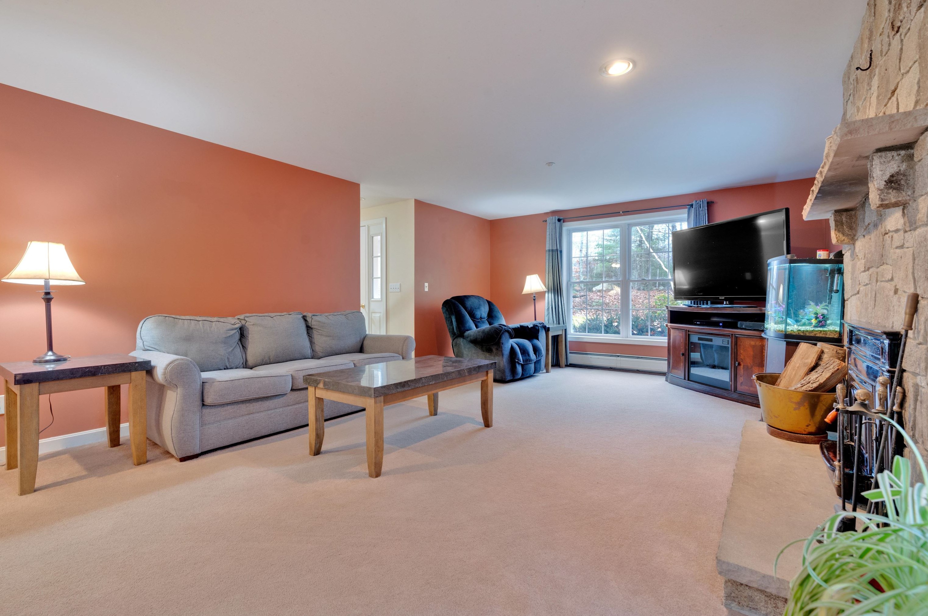 41 Summer St, Nottingham NH  03290-5213 exterior