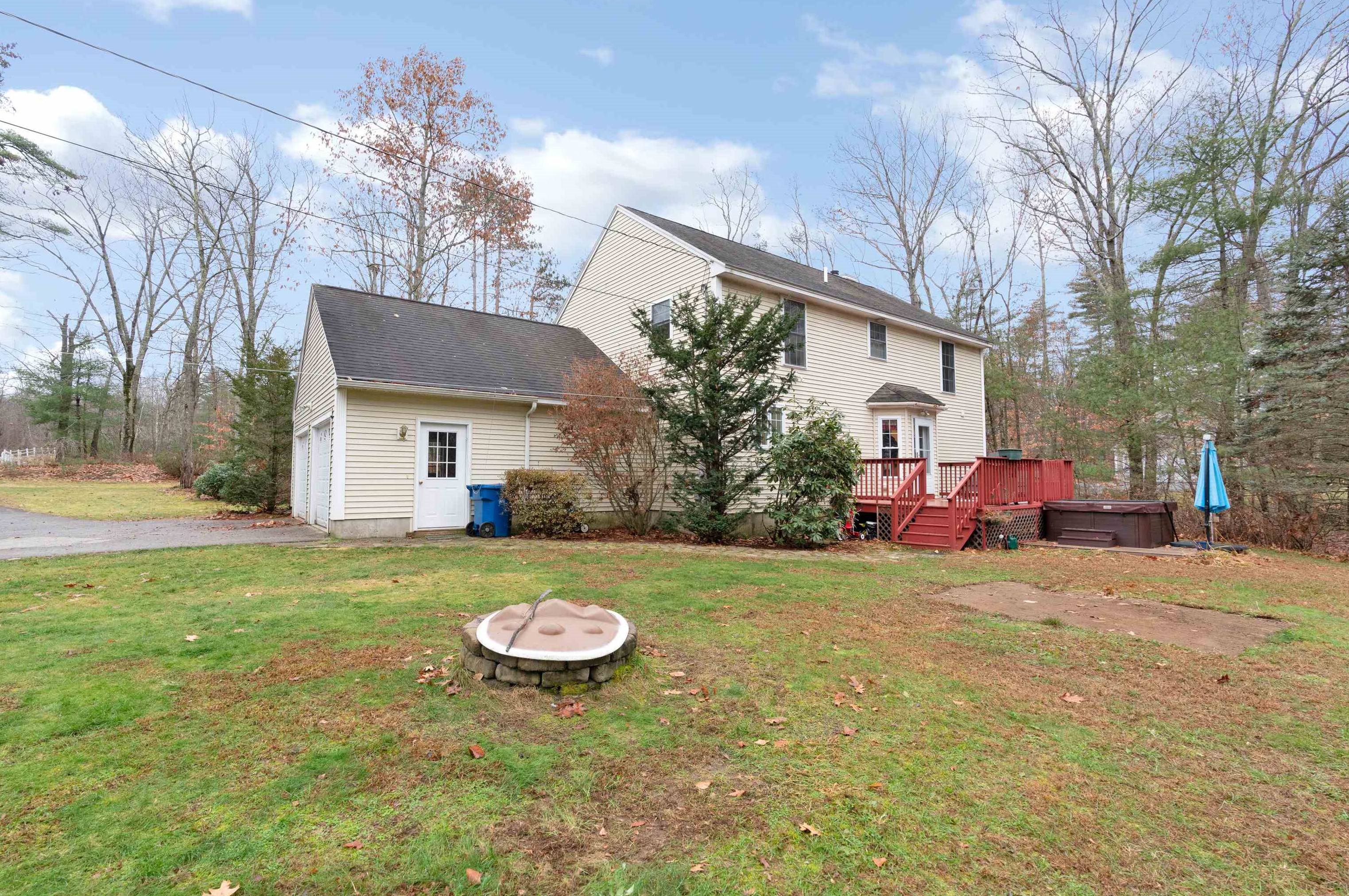 41 Summer St, Nottingham NH  03290-5213 exterior