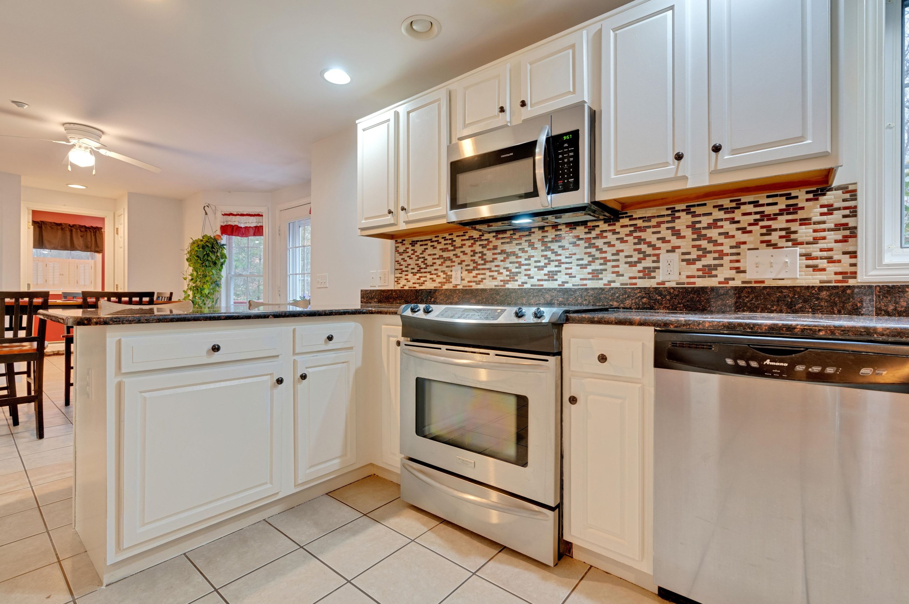 41 Summer St, Nottingham NH  03290-5213 exterior