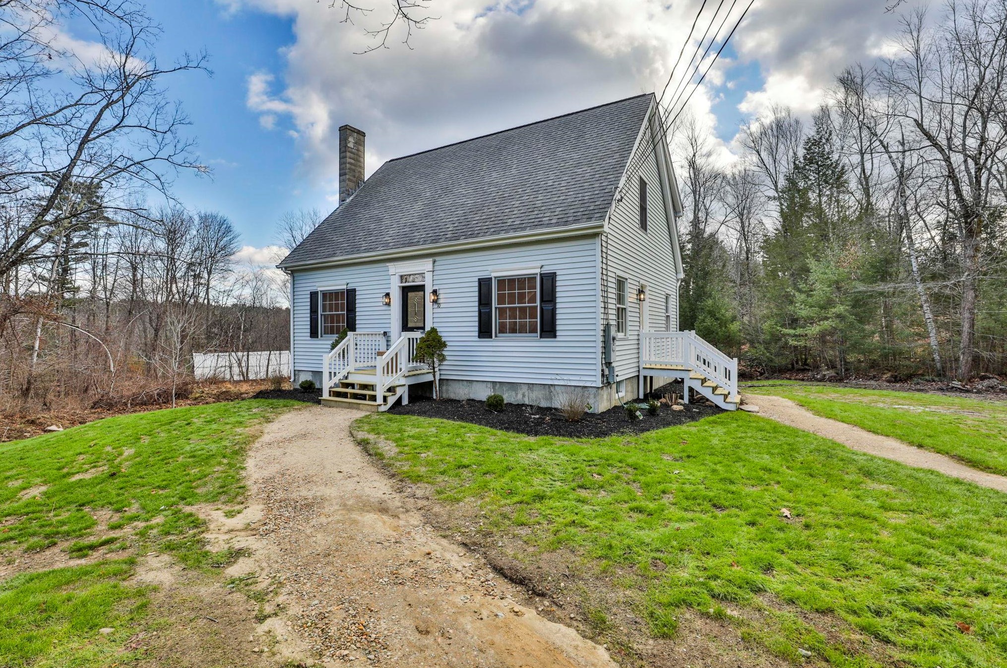 10 Upton Rd, Mount Vernon, NH 03057