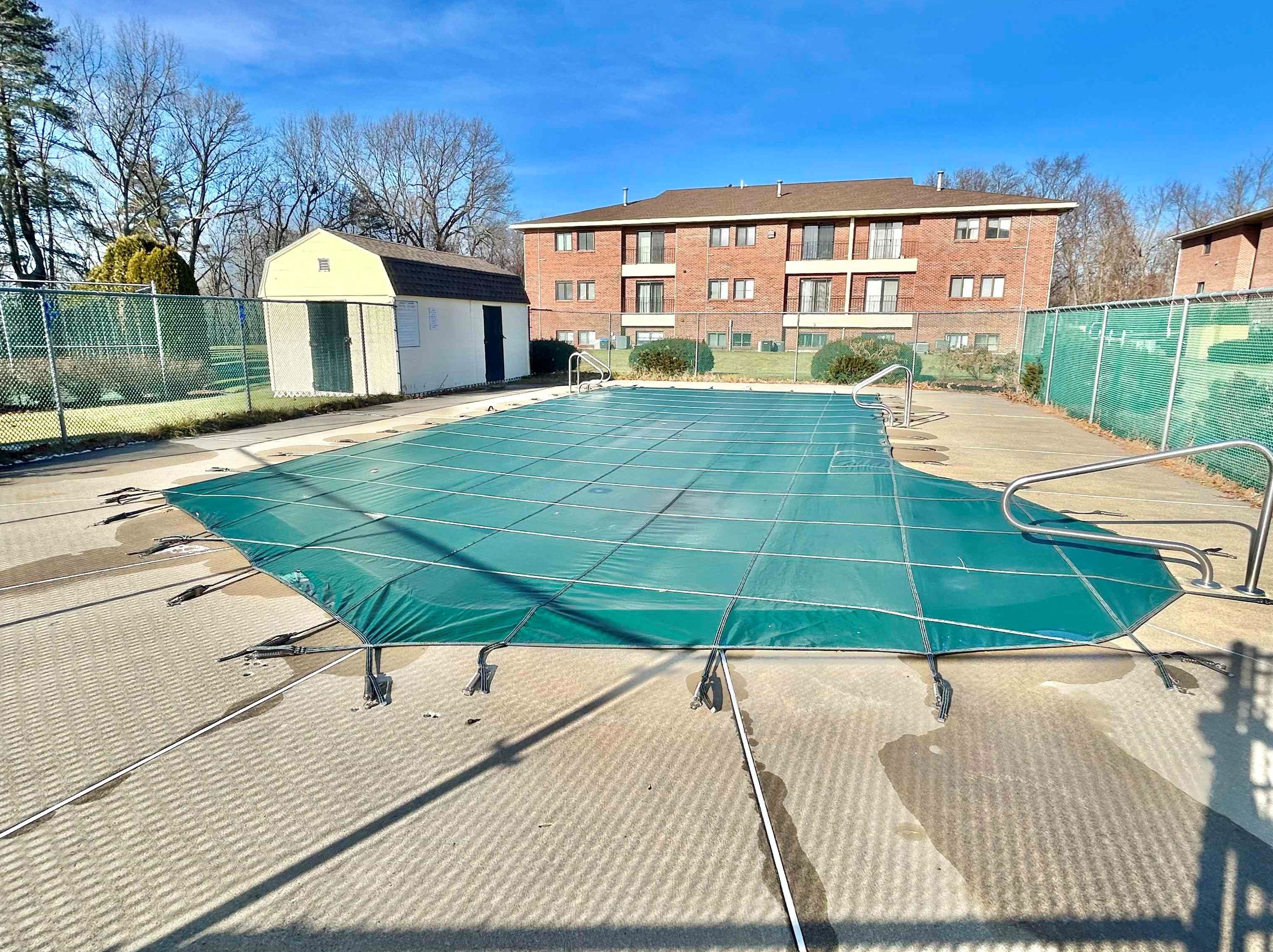 323 Abbott Farm Ln, Hudson NH  03051-3682 exterior