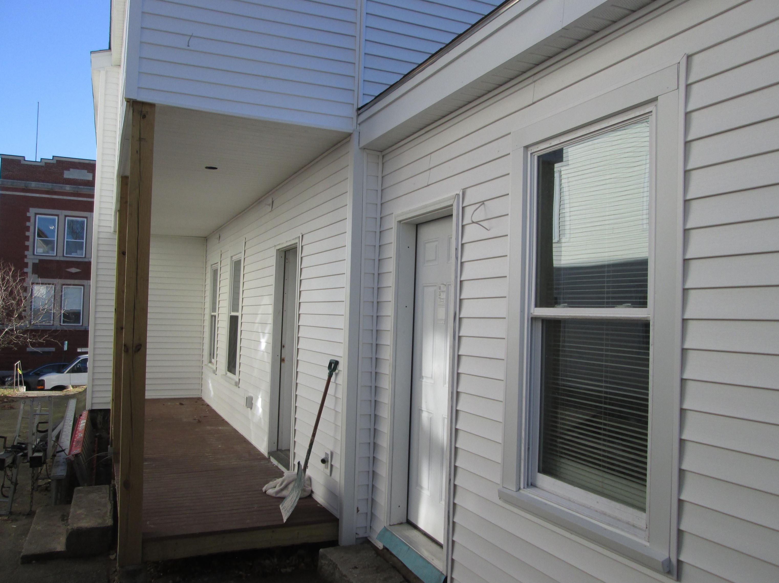 302 Cartier St, Manchester NH  03102-3701 exterior