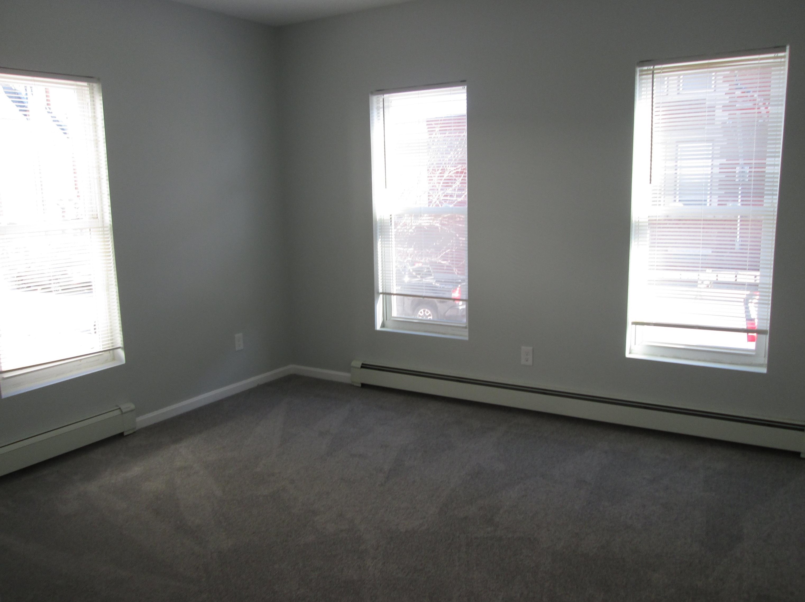 302 Cartier St, Manchester NH  03102-3701 exterior