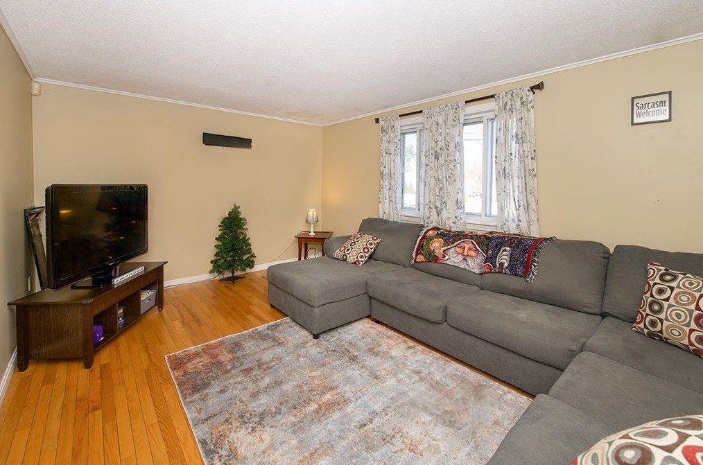 566 Titus Ave, Manchester NH  03103-5898 exterior