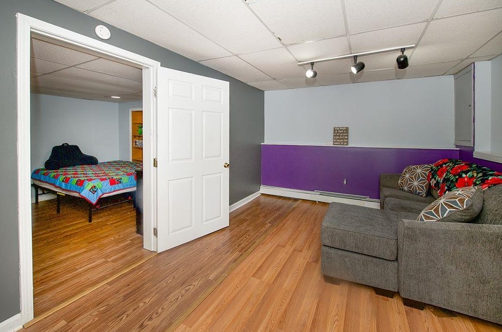 566 Titus Ave, Manchester NH  03103-5898 exterior