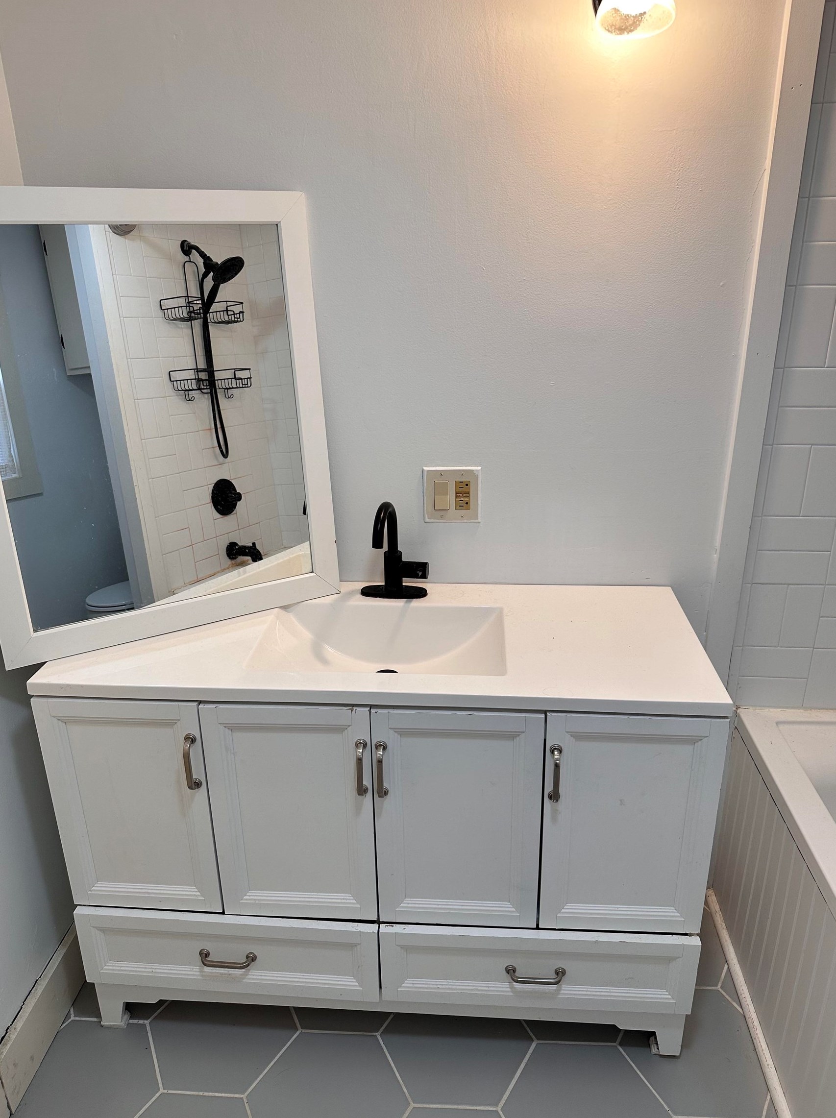 38 Back River Rd, Dover NH  03820-4404 exterior