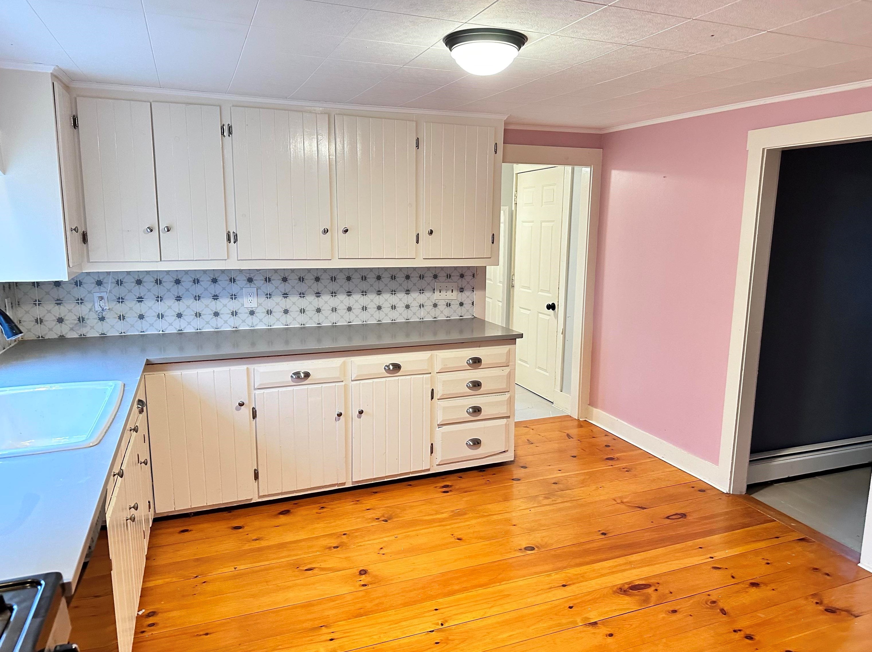 38 Back River Rd, Dover NH  03820-4404 exterior