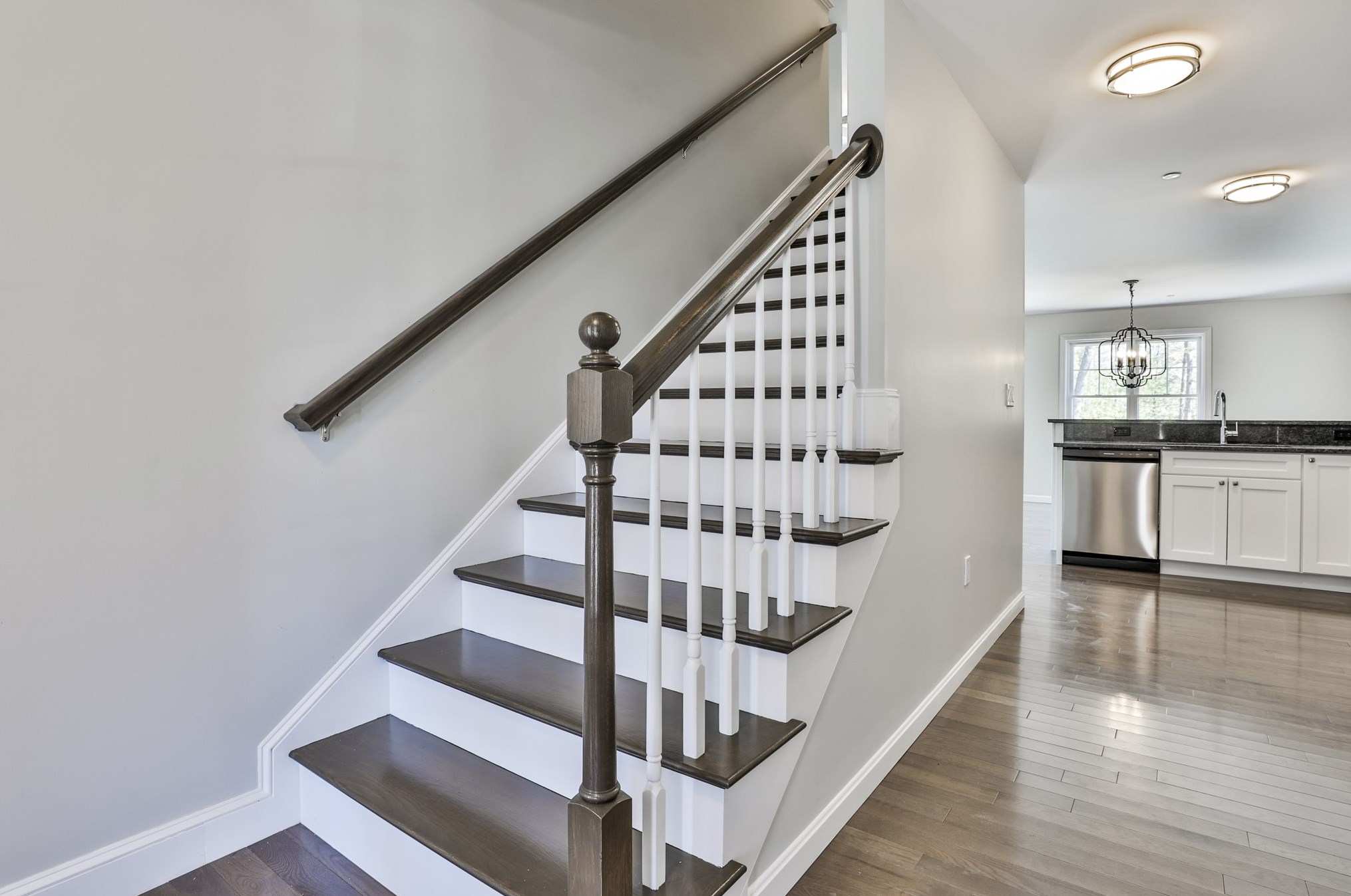 181 Knollwood Way, Manchester NH  03102 exterior